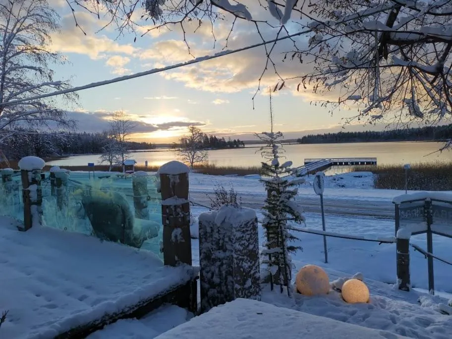 Restaurant/places to eat in North Lakeside Villa Plateliai