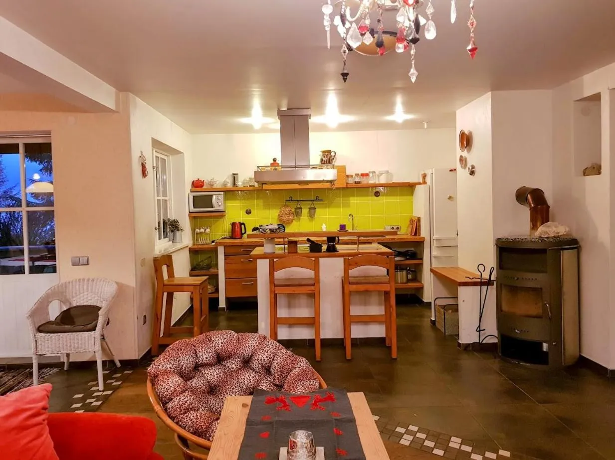 Living room in North Lakeside Villa Plateliai