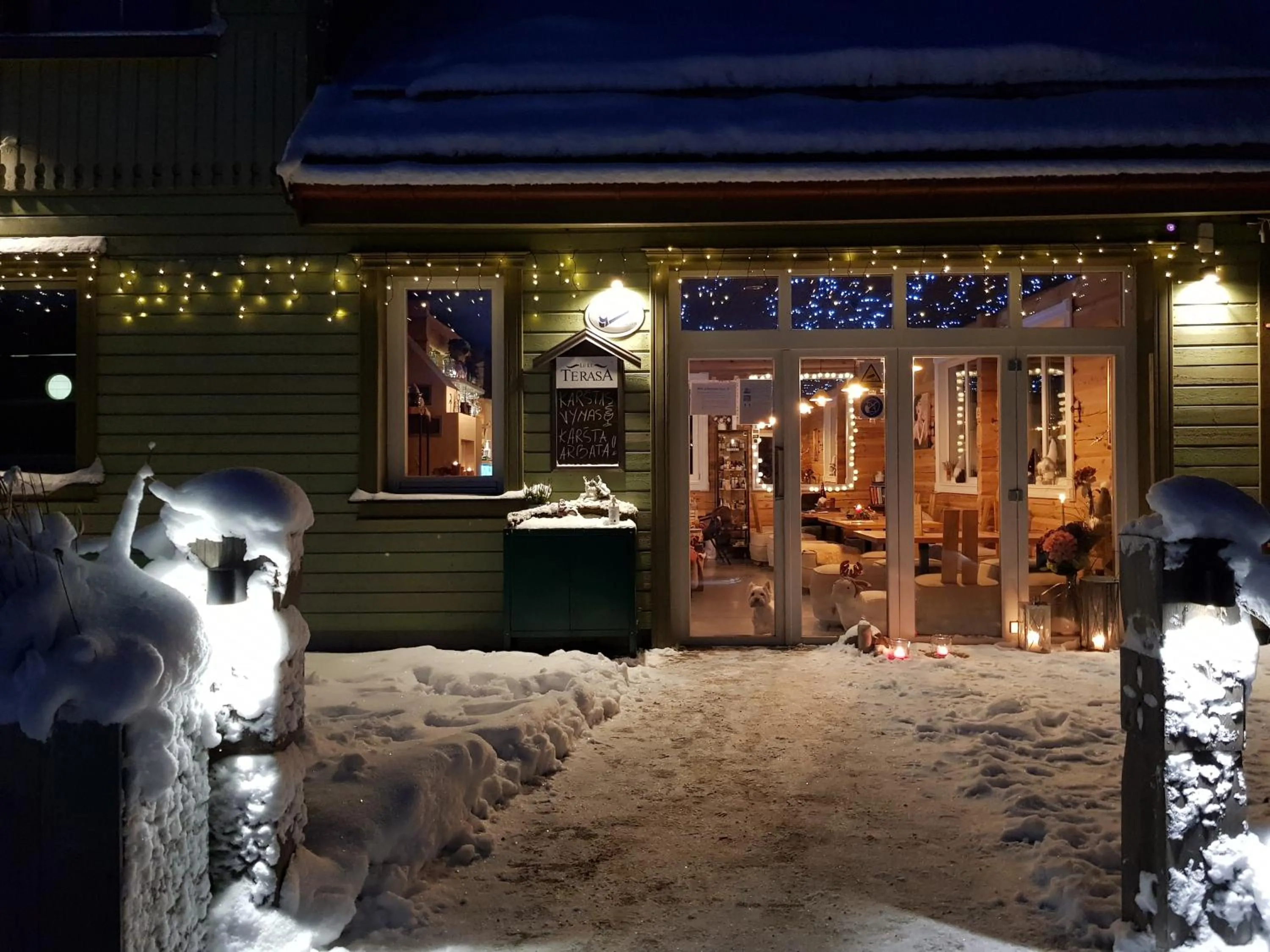 Restaurant/places to eat in North Lakeside Villa Plateliai