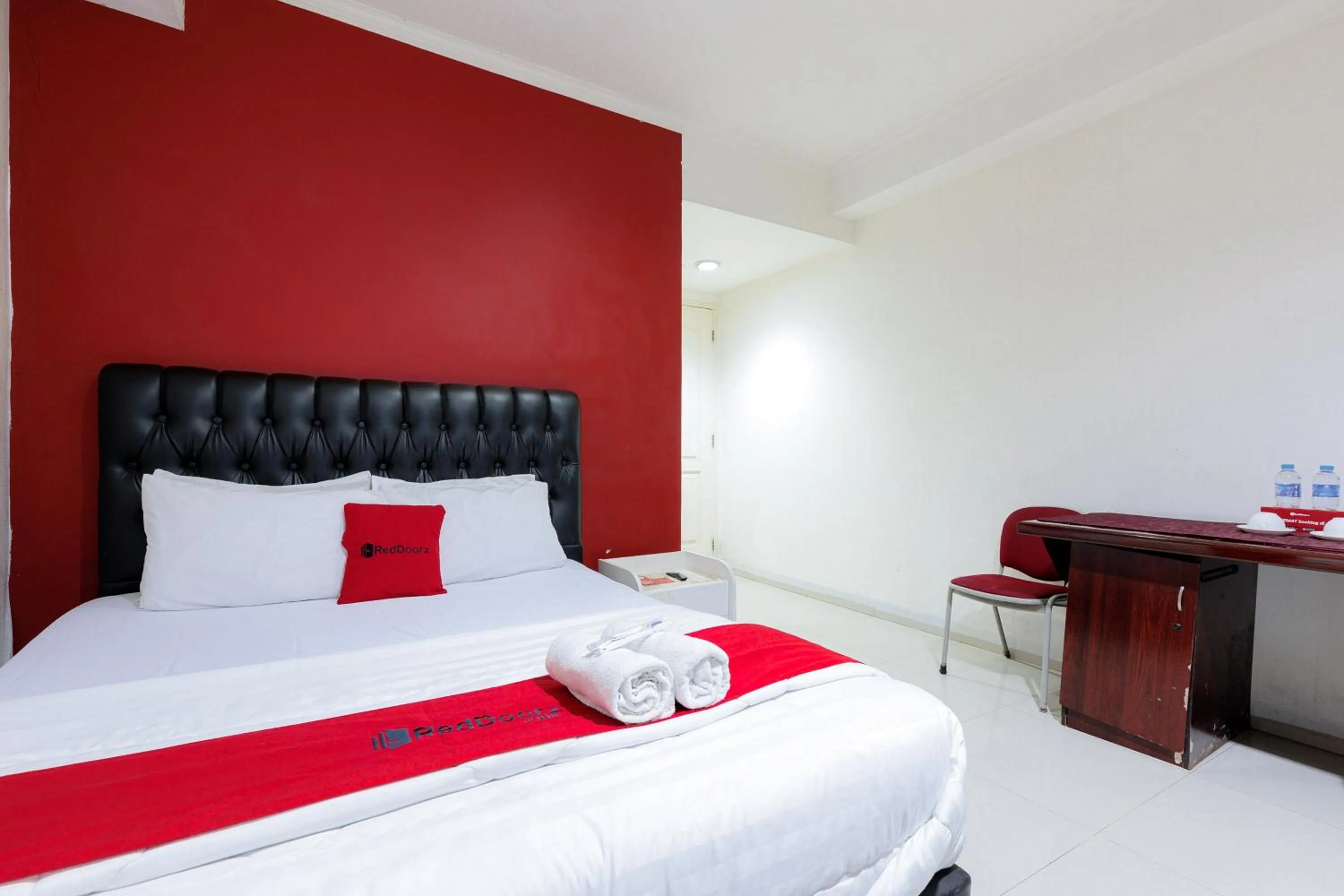 Bedroom, Bed in RedDoorz Plus @ Guntur Raya Setiabudi