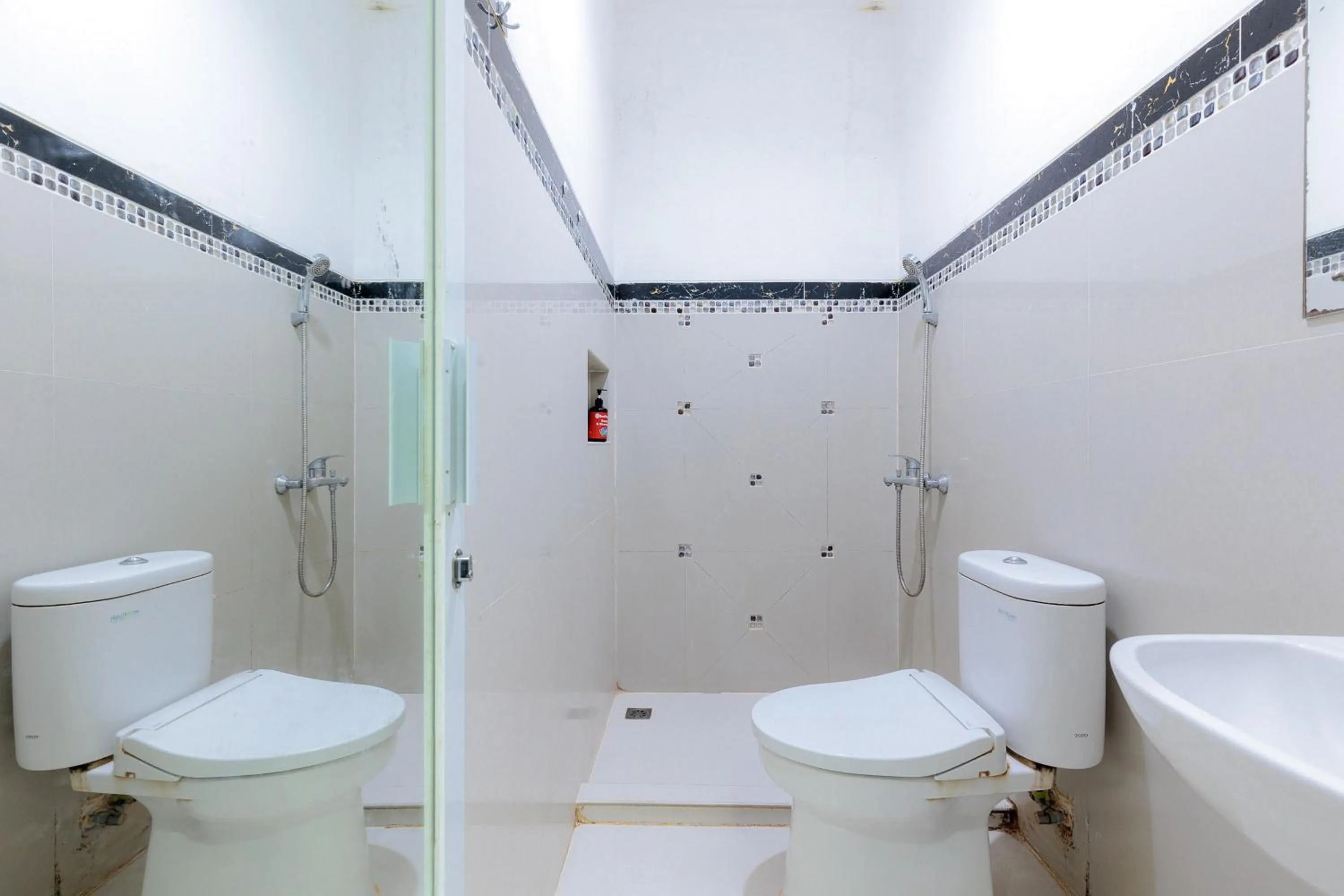 Bathroom in RedDoorz Plus @ Guntur Raya Setiabudi