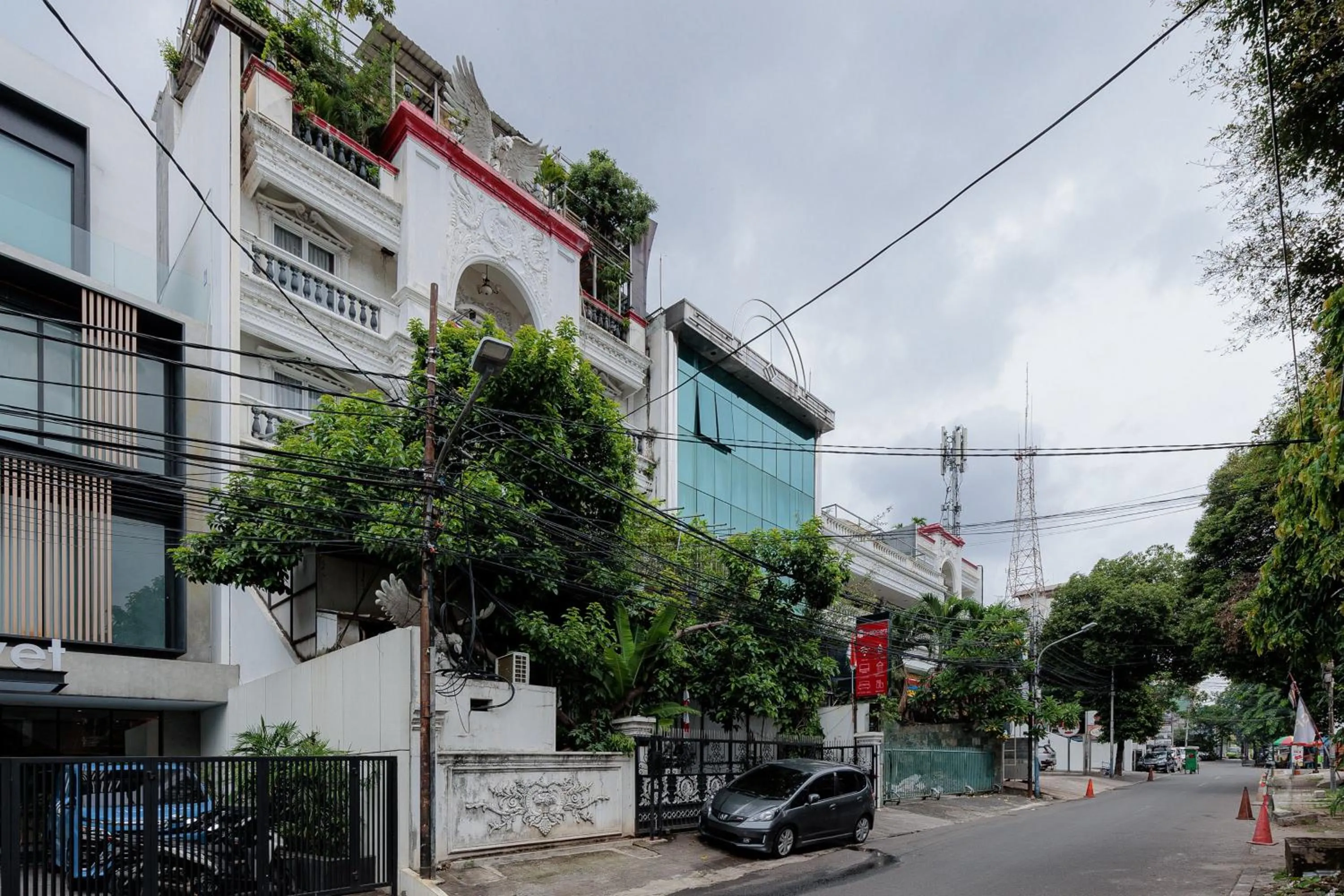 Facade/entrance in RedDoorz Plus @ Guntur Raya Setiabudi