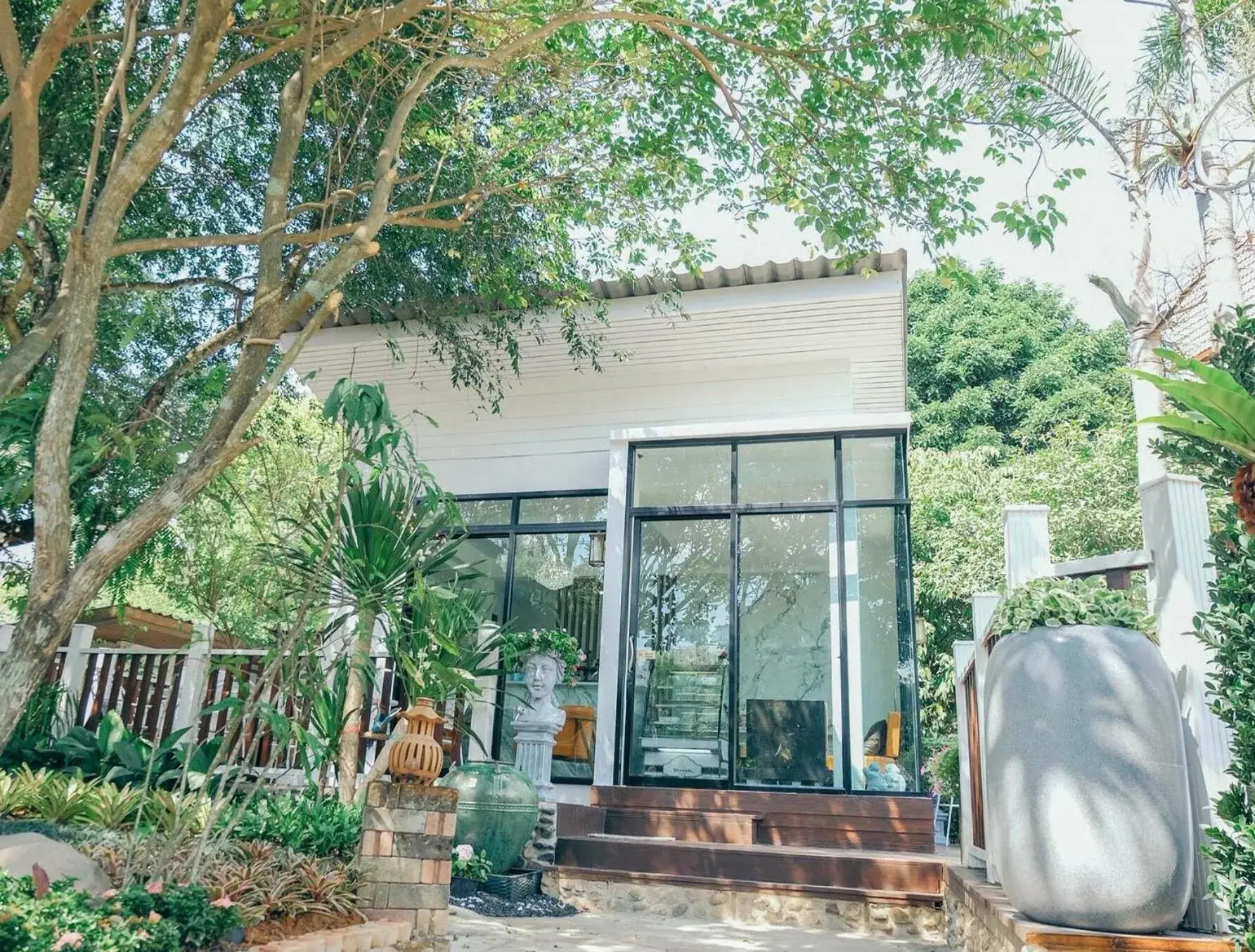 Property building in Wangyao Riverside Resort Property building in Wangyao Riverside Resort