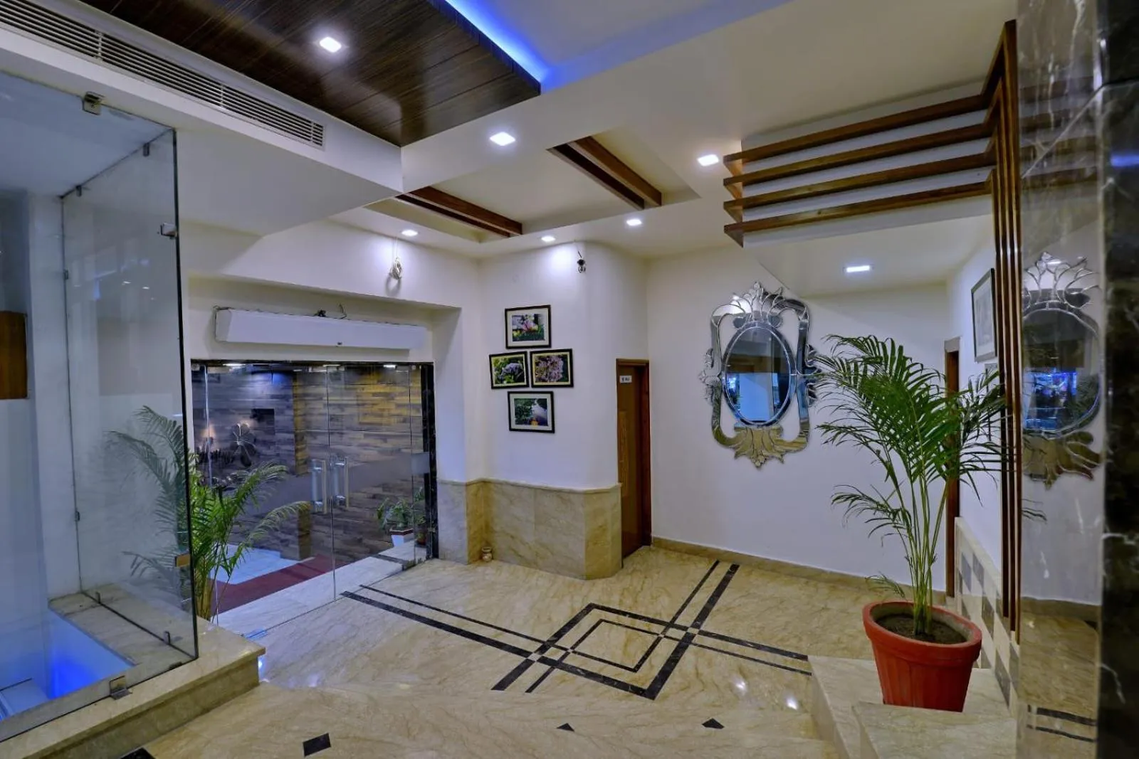 Facade/entrance in Hotel Mayur by RoomsInc Katra