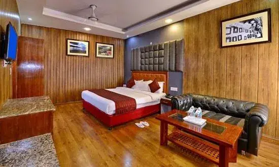 King Room in Hotel Mayur by RoomsInc Katra King Room in Hotel Mayur by RoomsInc Katra