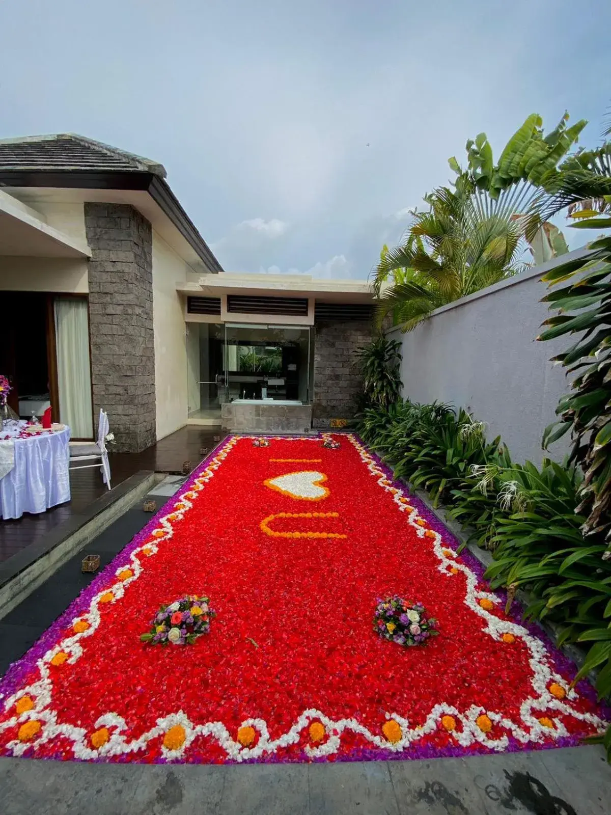 Swimming pool in Royal Samaja Villas Swimming pool in Royal Samaja Villas