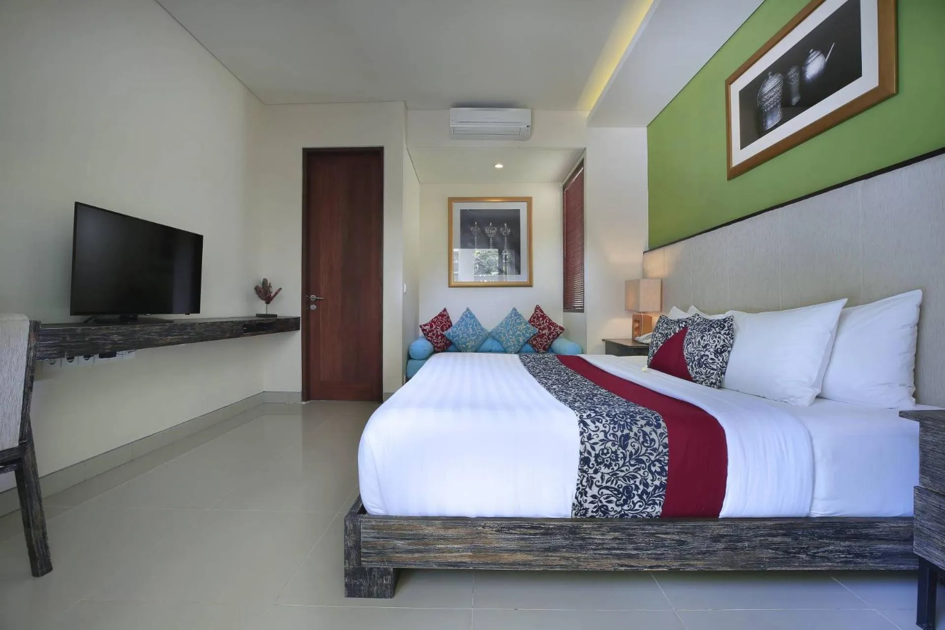 Bed in Royal Samaja Villas