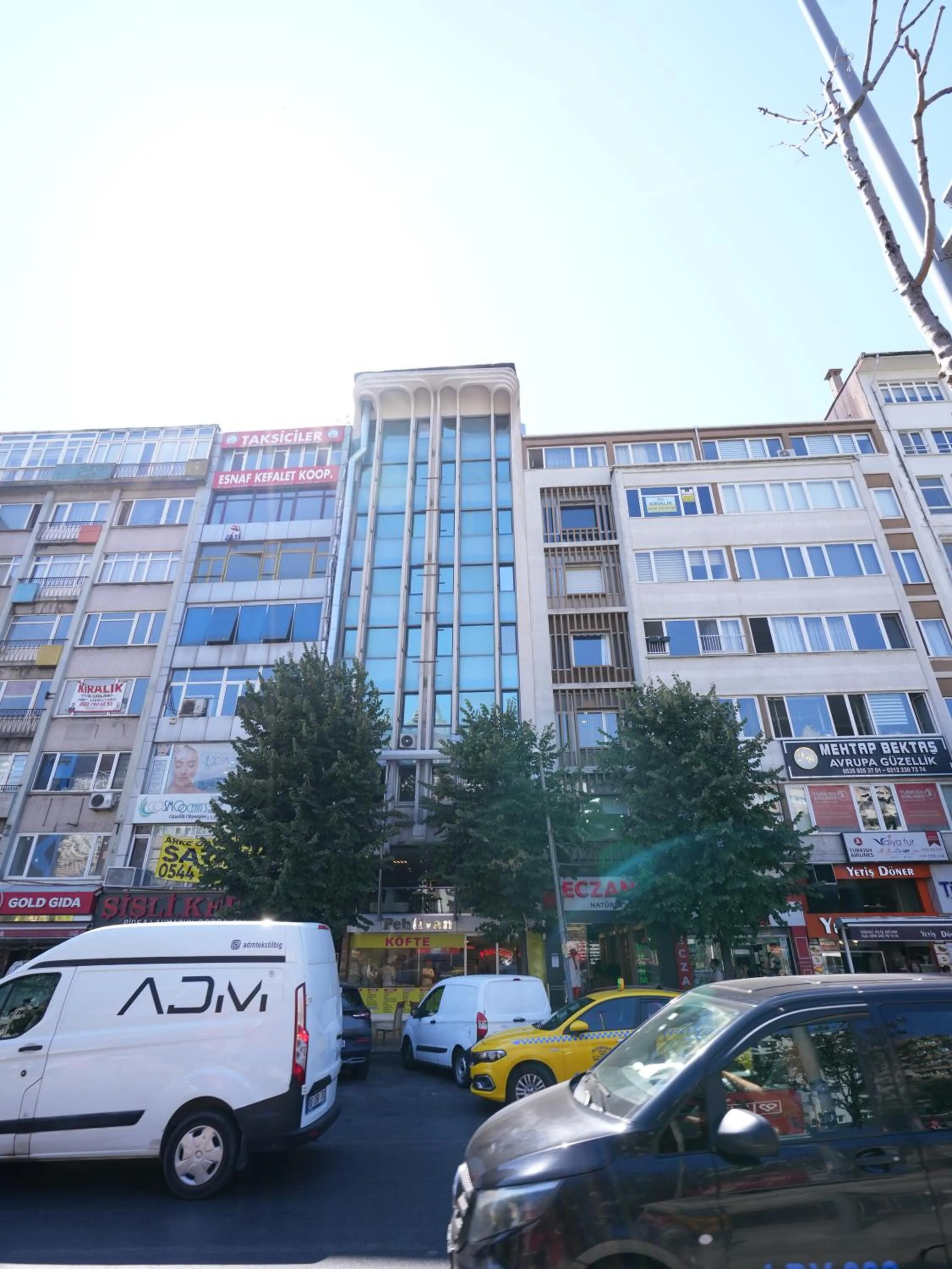 Property building in No 139 Apartments