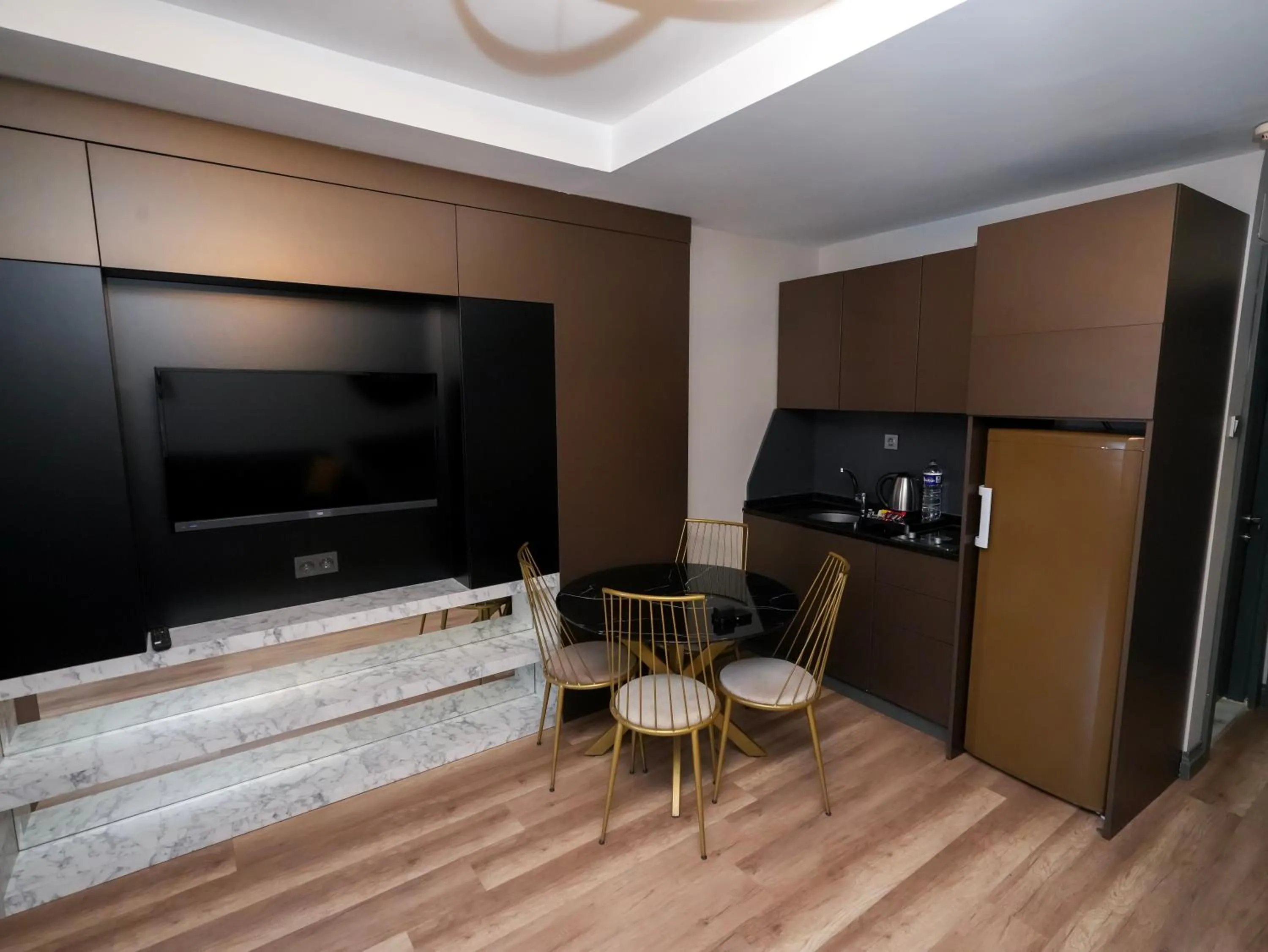 Coffee/tea facilities in No 139 Apartments