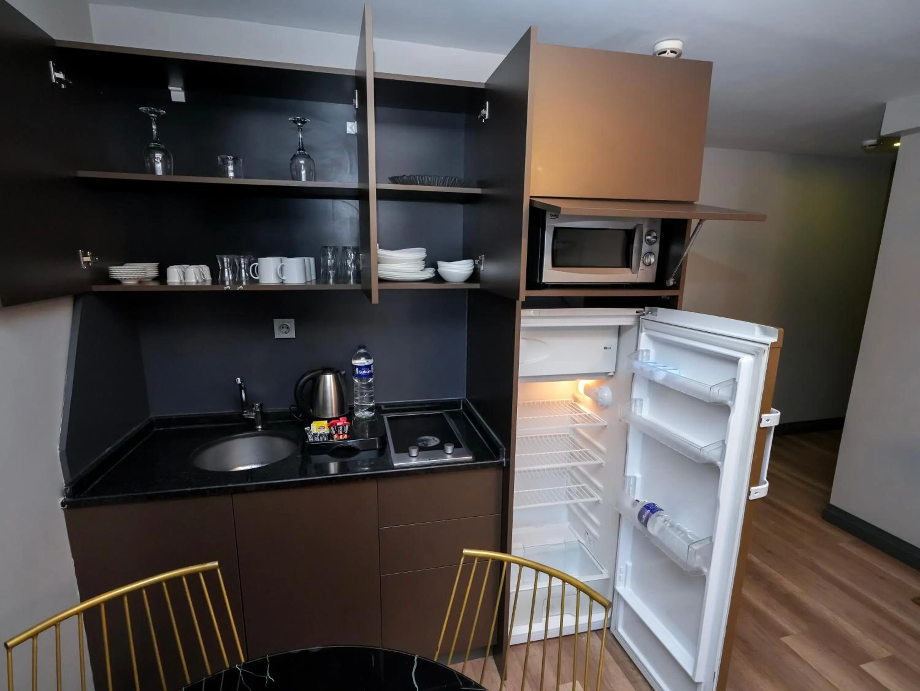 Kitchen or kitchenette in No 139 Apartments