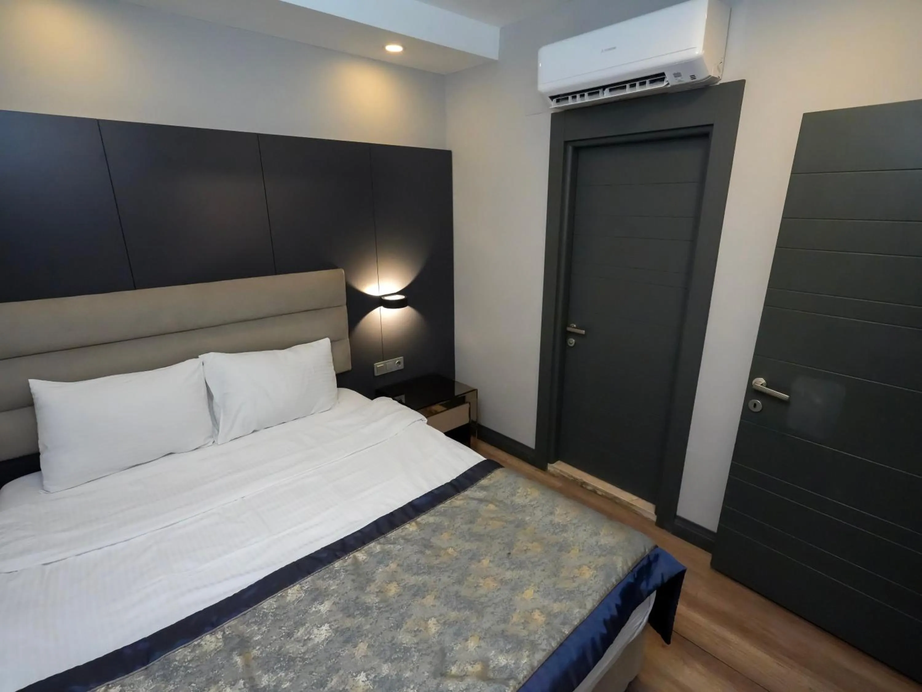 Bed in No 139 Apartments