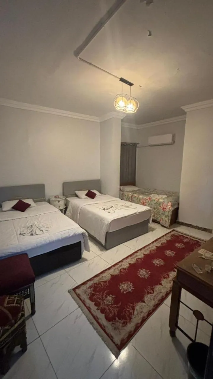 Bed in Falcon pyramids inn