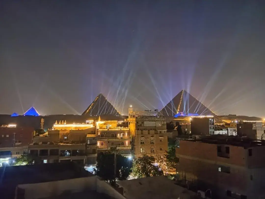 Deluxe Twin Room in Falcon pyramids inn Deluxe Twin Room in Falcon pyramids inn