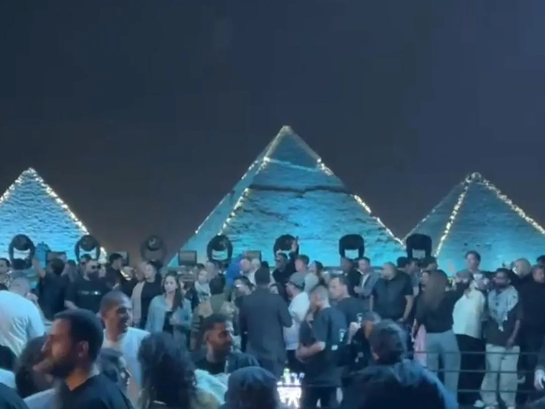 People in Falcon pyramids inn