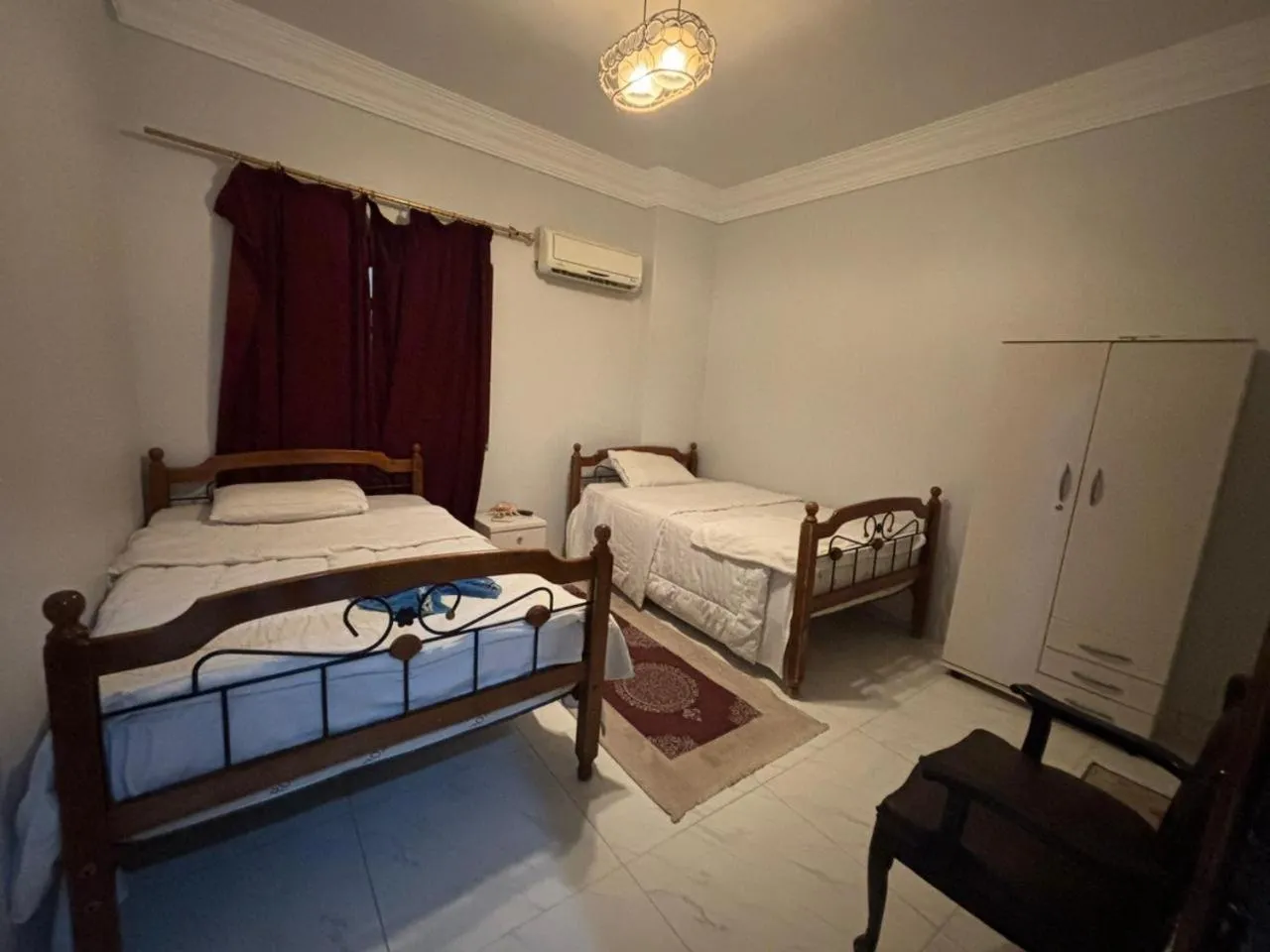 Bedroom, Bed in Falcon pyramids inn