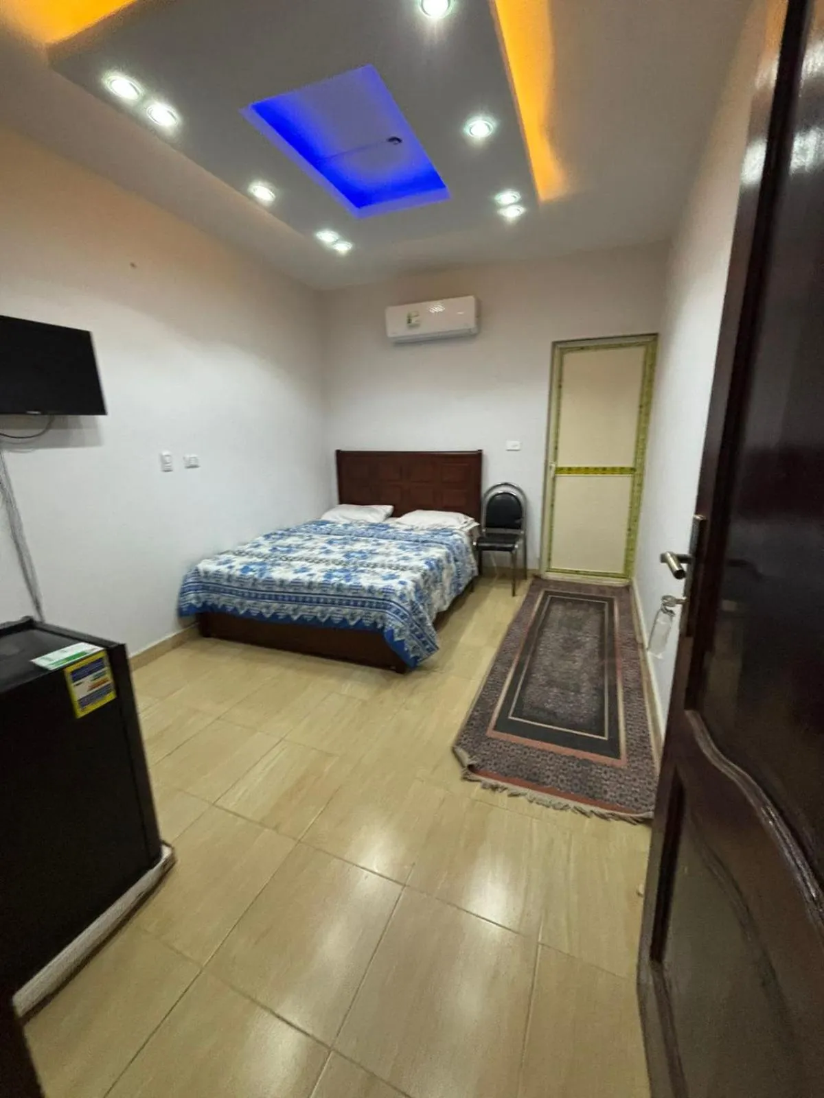 Bed in Falcon pyramids inn