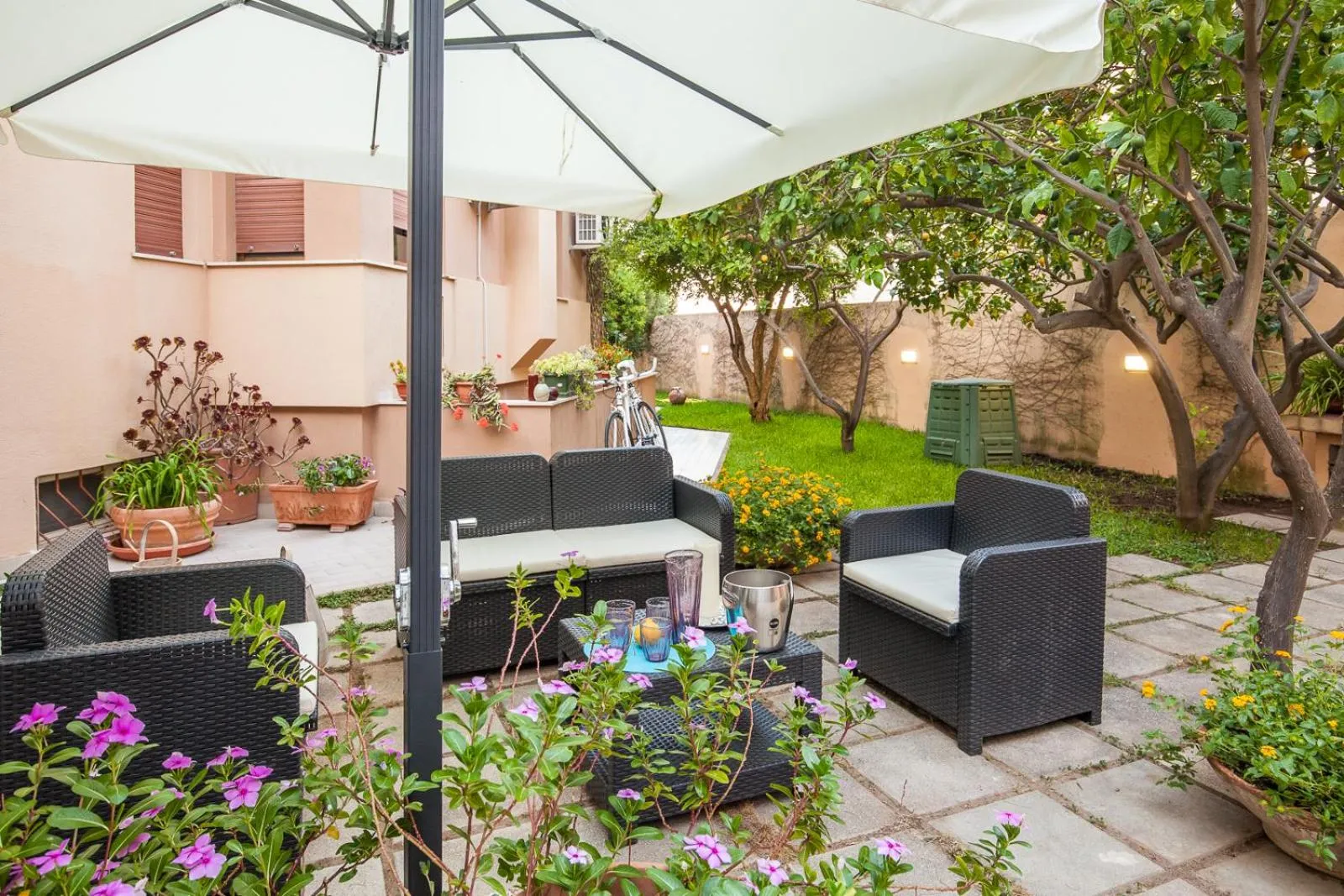 Garden in La Tuia e il Tasso