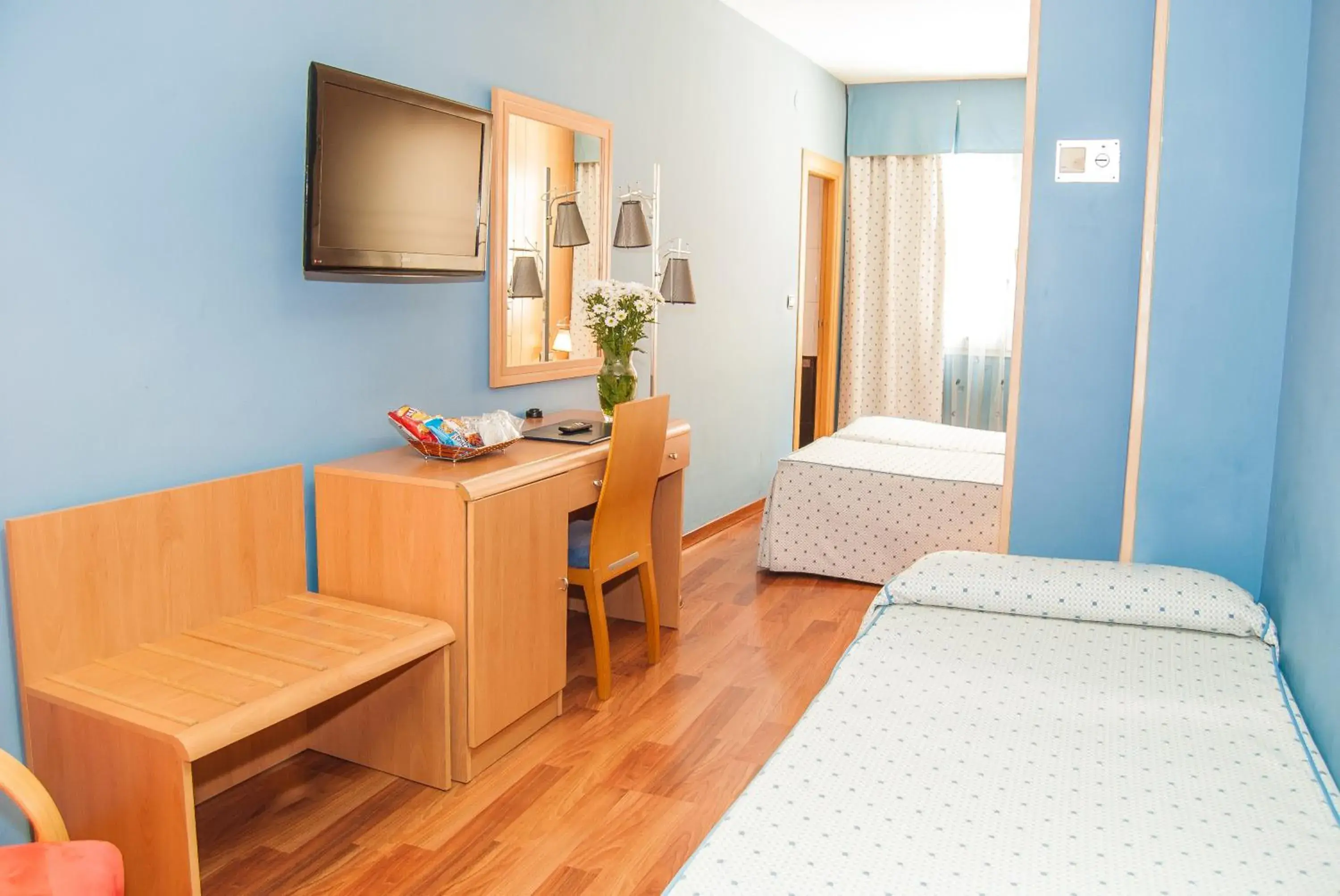 Twin Room with Extra Bed in Reino de Granada Twin Room with Extra Bed in Reino de Granada