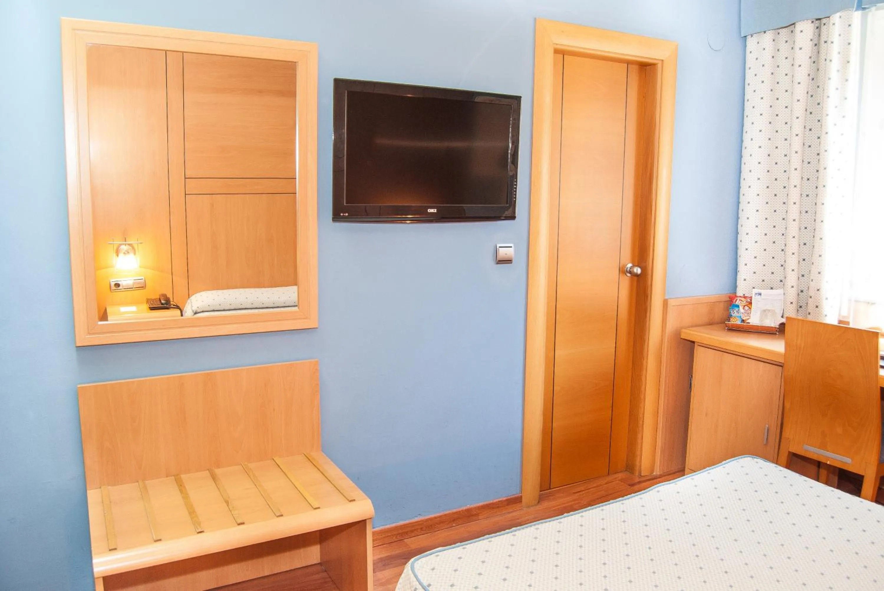 TV and multimedia, Bed in Reino de Granada