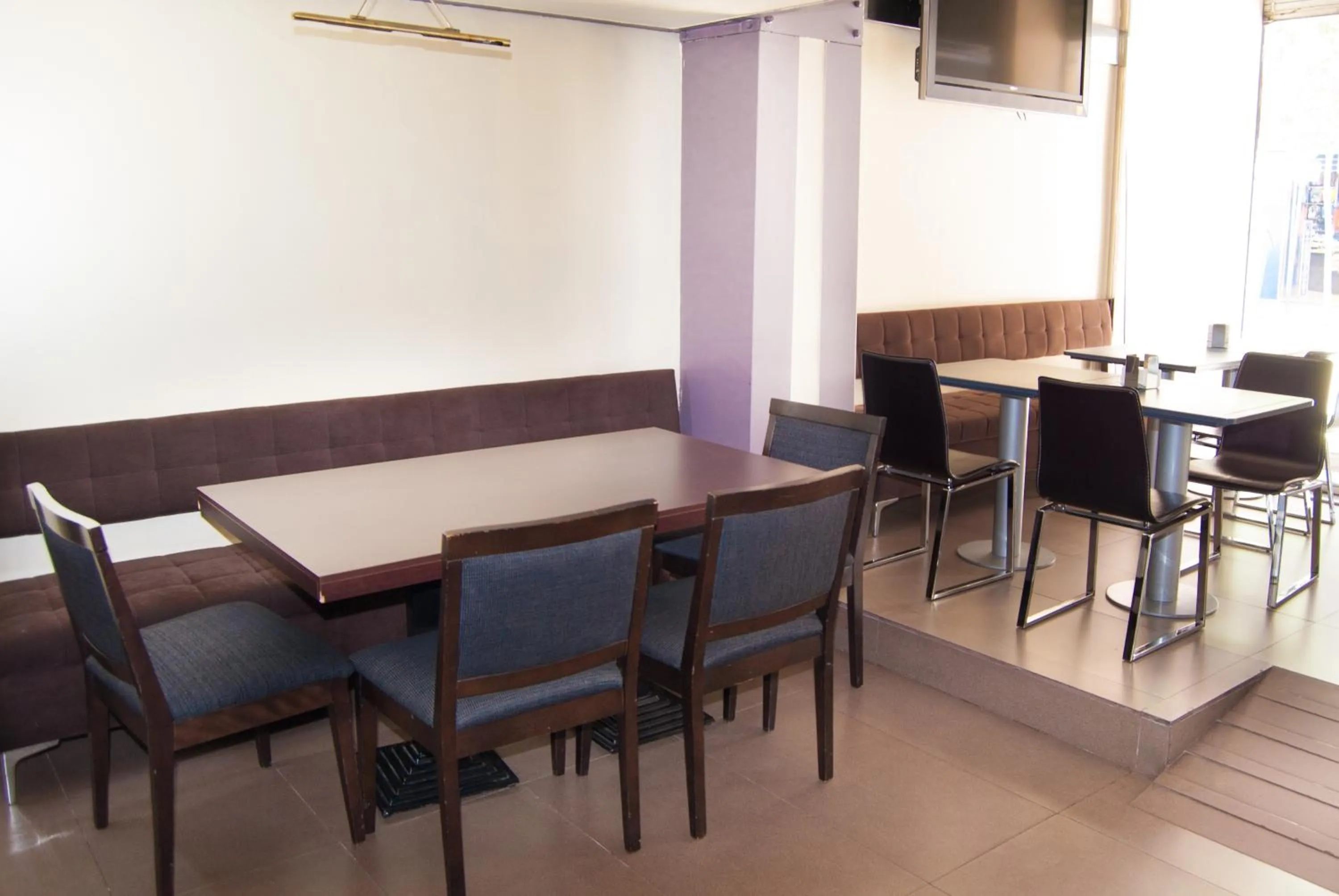 Restaurant/places to eat in Reino de Granada