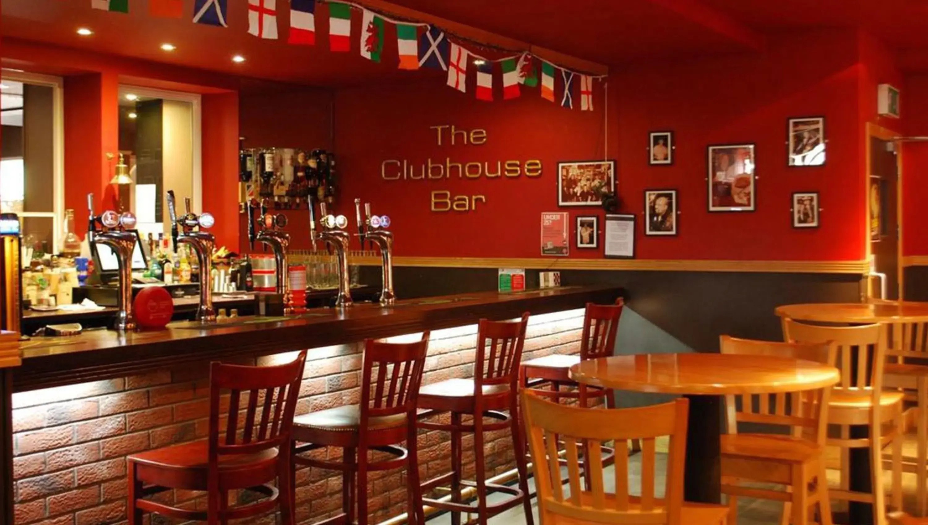 Lounge or bar in Great Western Hotel Aberdeen Lounge or bar in Great Western Hotel Aberdeen