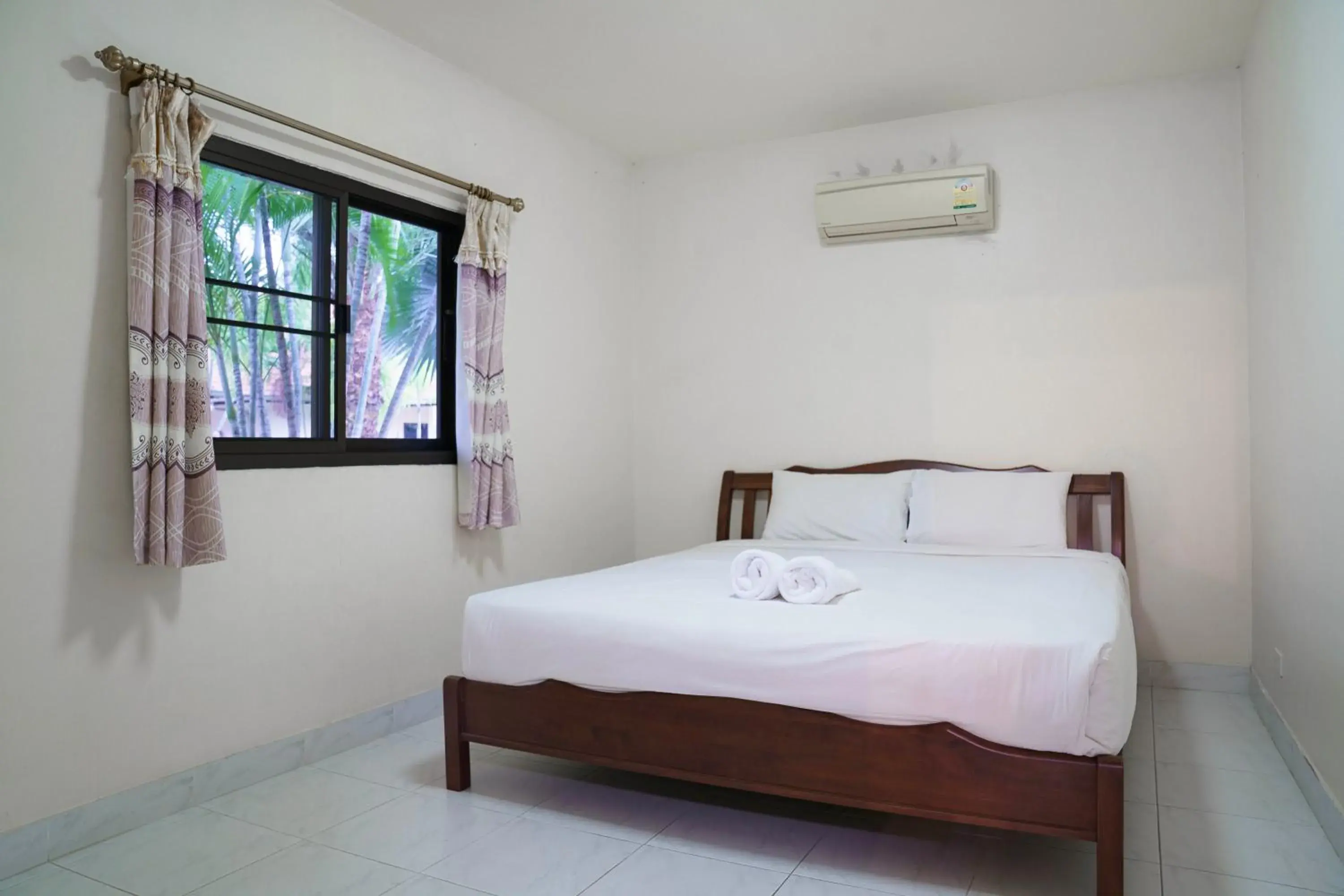 Bed in Two Fifty Nine Resort 259 Resort Bed in Two Fifty Nine Resort 259 Resort