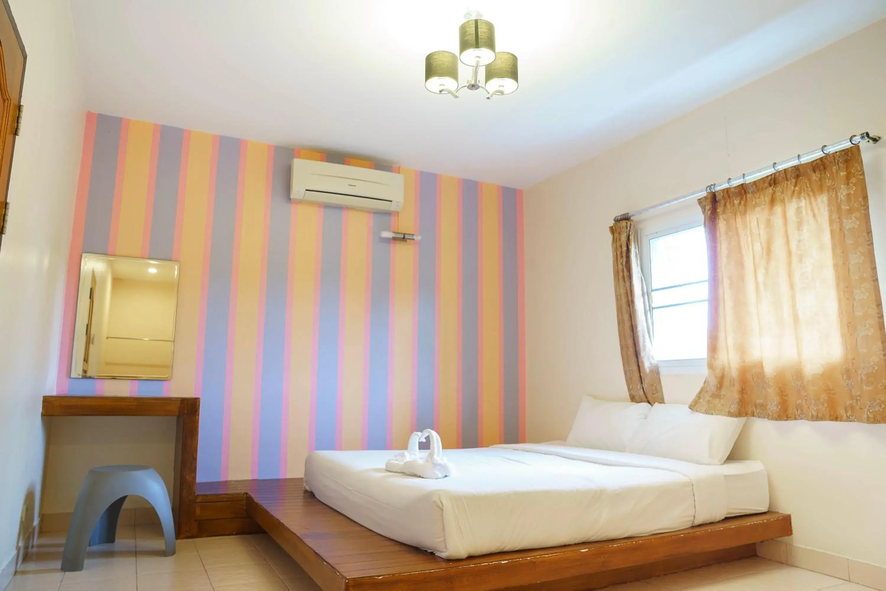 Bed in Two Fifty Nine Resort 259 Resort Bed in Two Fifty Nine Resort 259 Resort