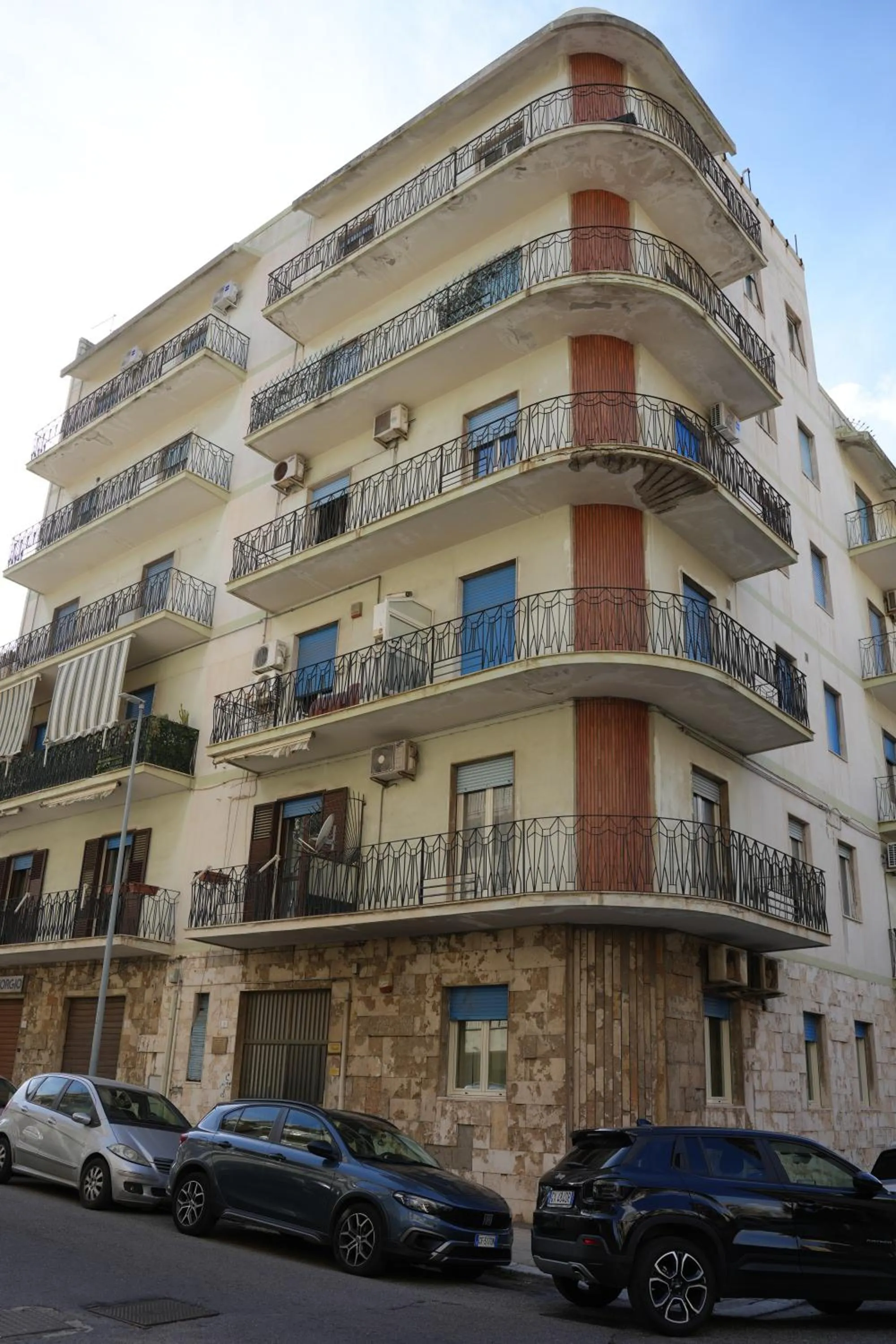 Property building in La Regina del Sole