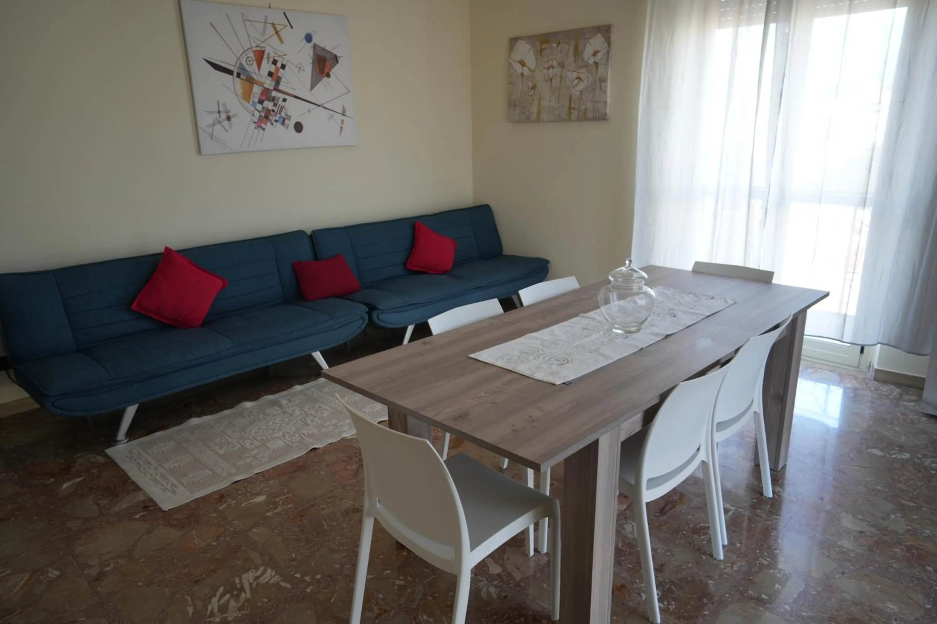 Dining area in La Regina del Sole
