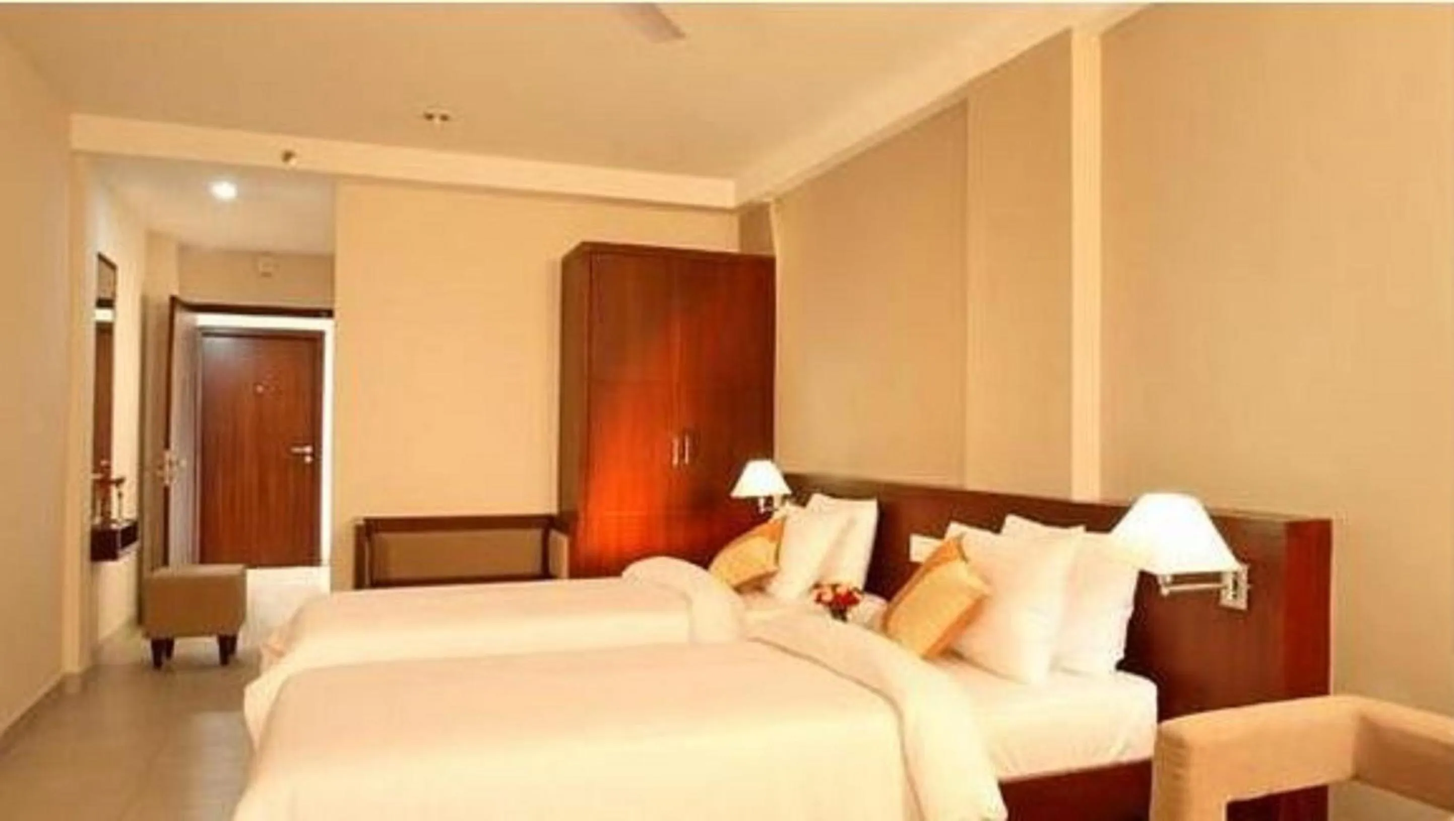 Photo of the whole room, Bed in Broad Bean Cochin