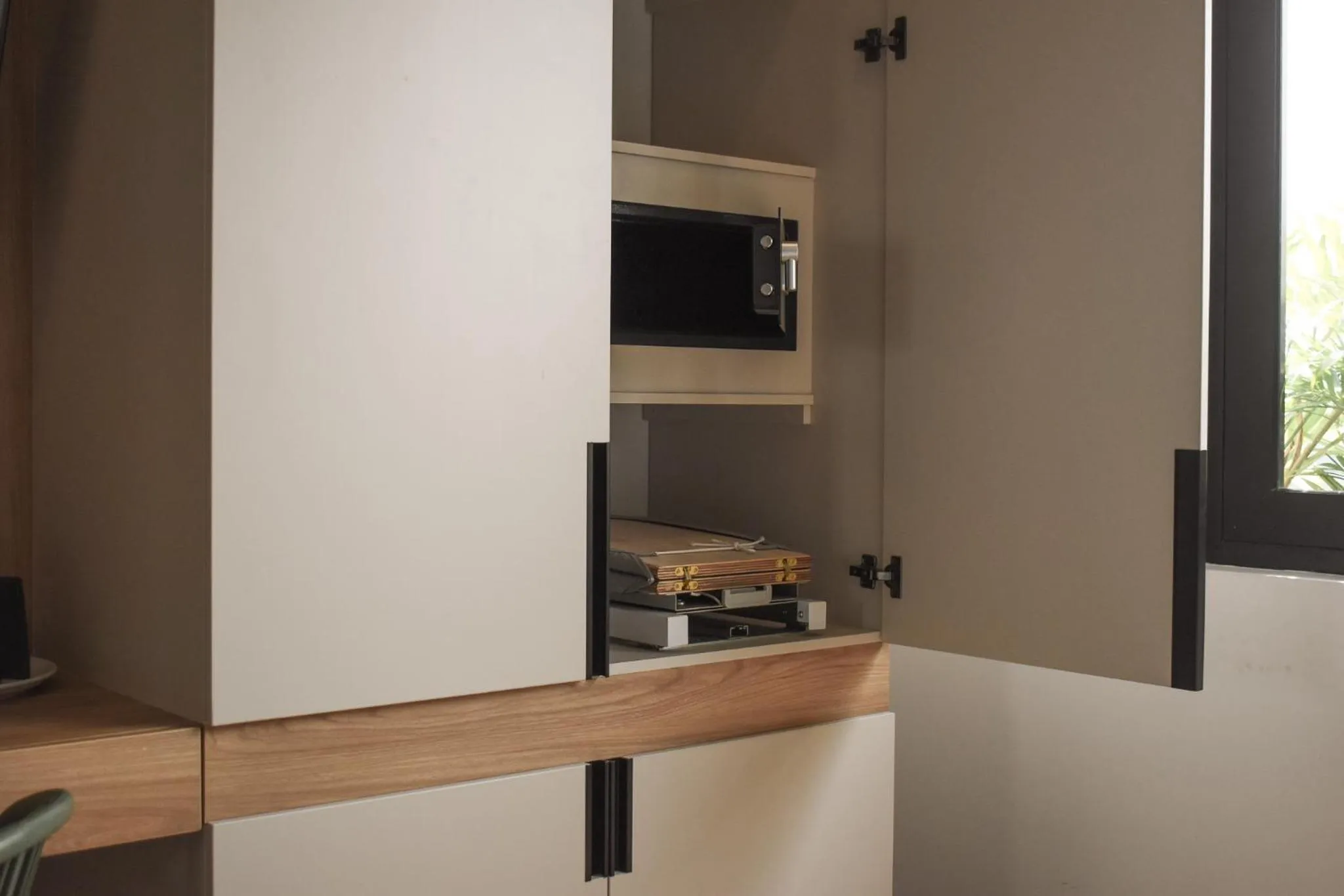 minibar in Hotel Ryo 74B Suites by Growing Group