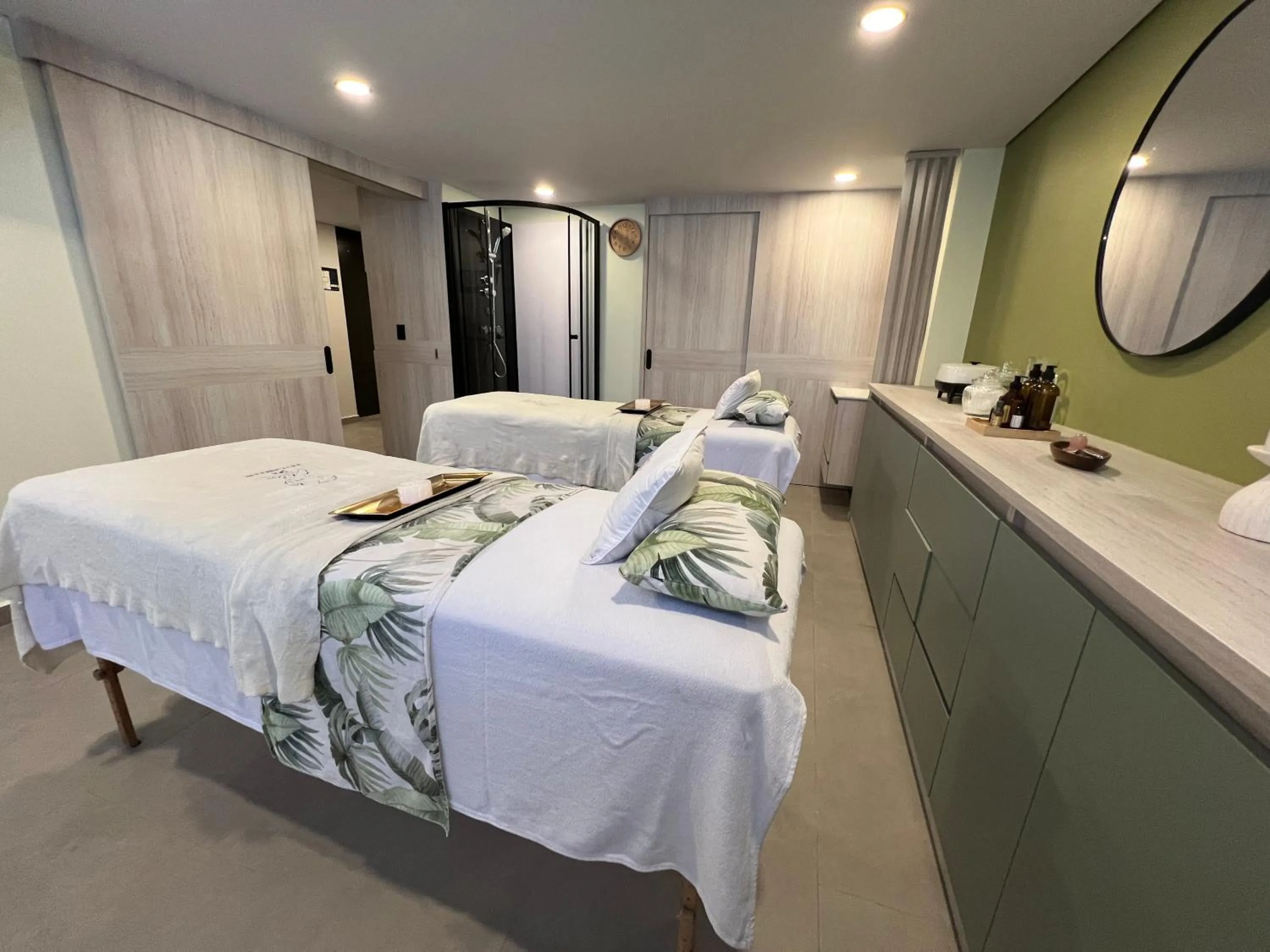Massage, Bed in Hotel Ryo 74B Suites by Growing Group