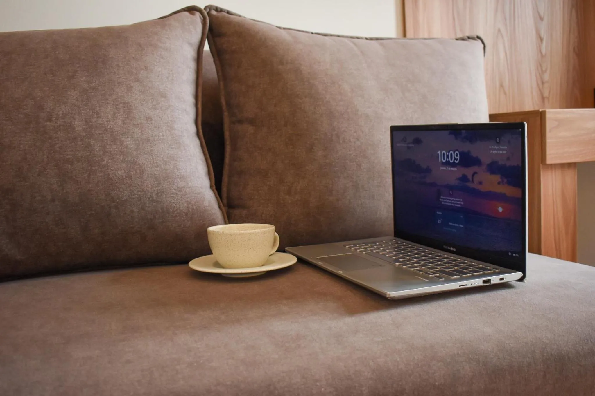 Seating area in Hotel Ryo 74B Suites by Growing Group