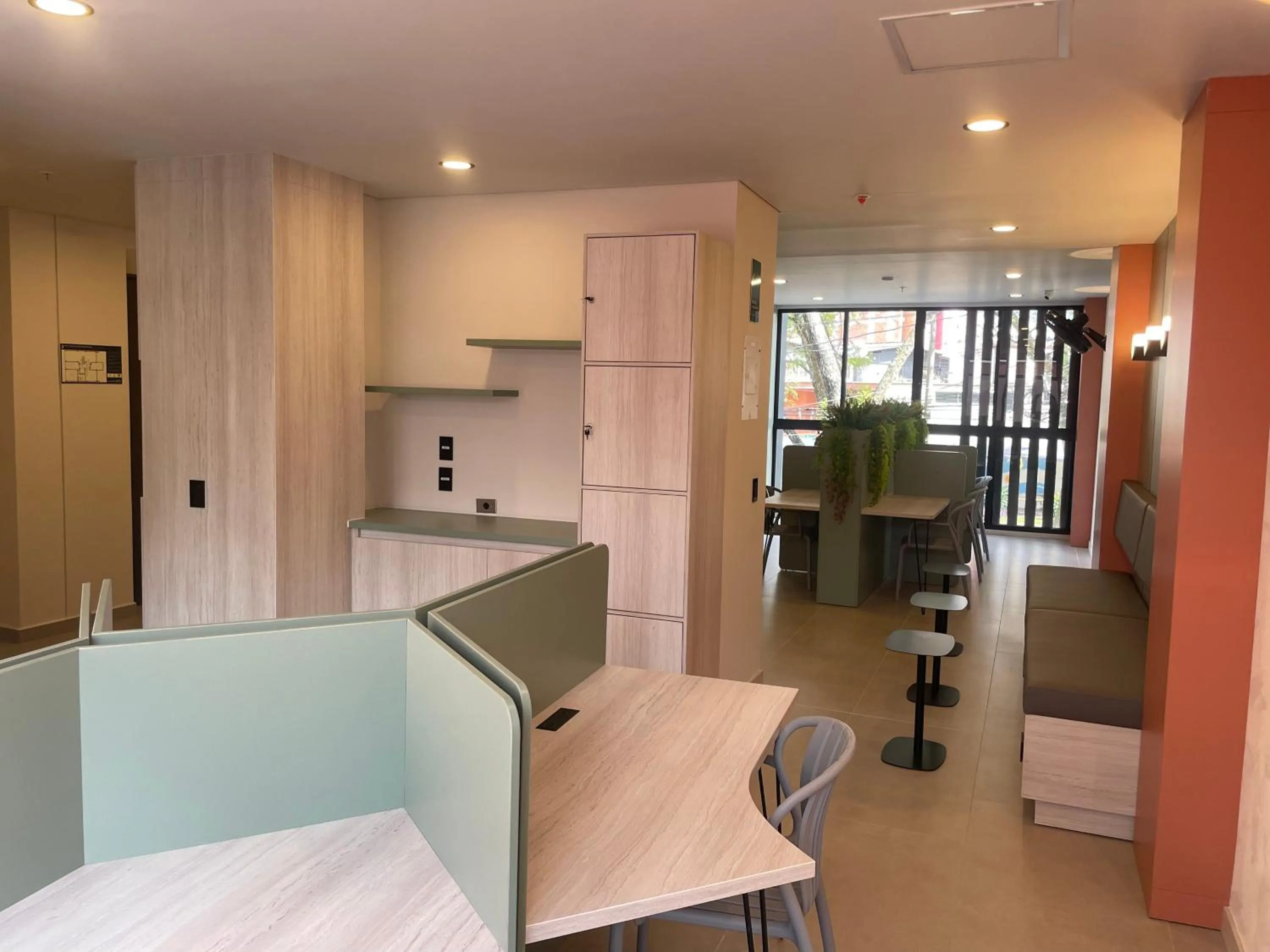 Seating area in Hotel Ryo 74B Suites by Growing Group