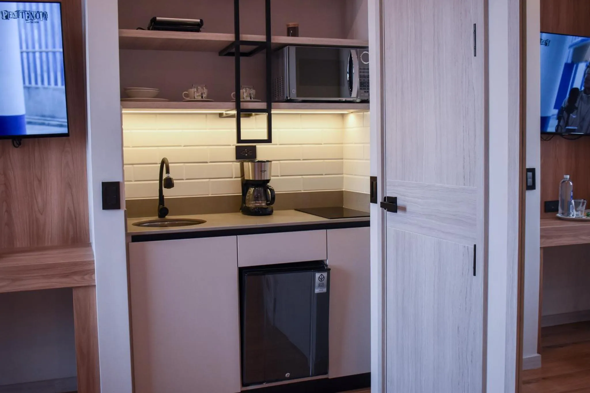 Kitchen or kitchenette in Hotel Ryo 74B Suites by Growing Group