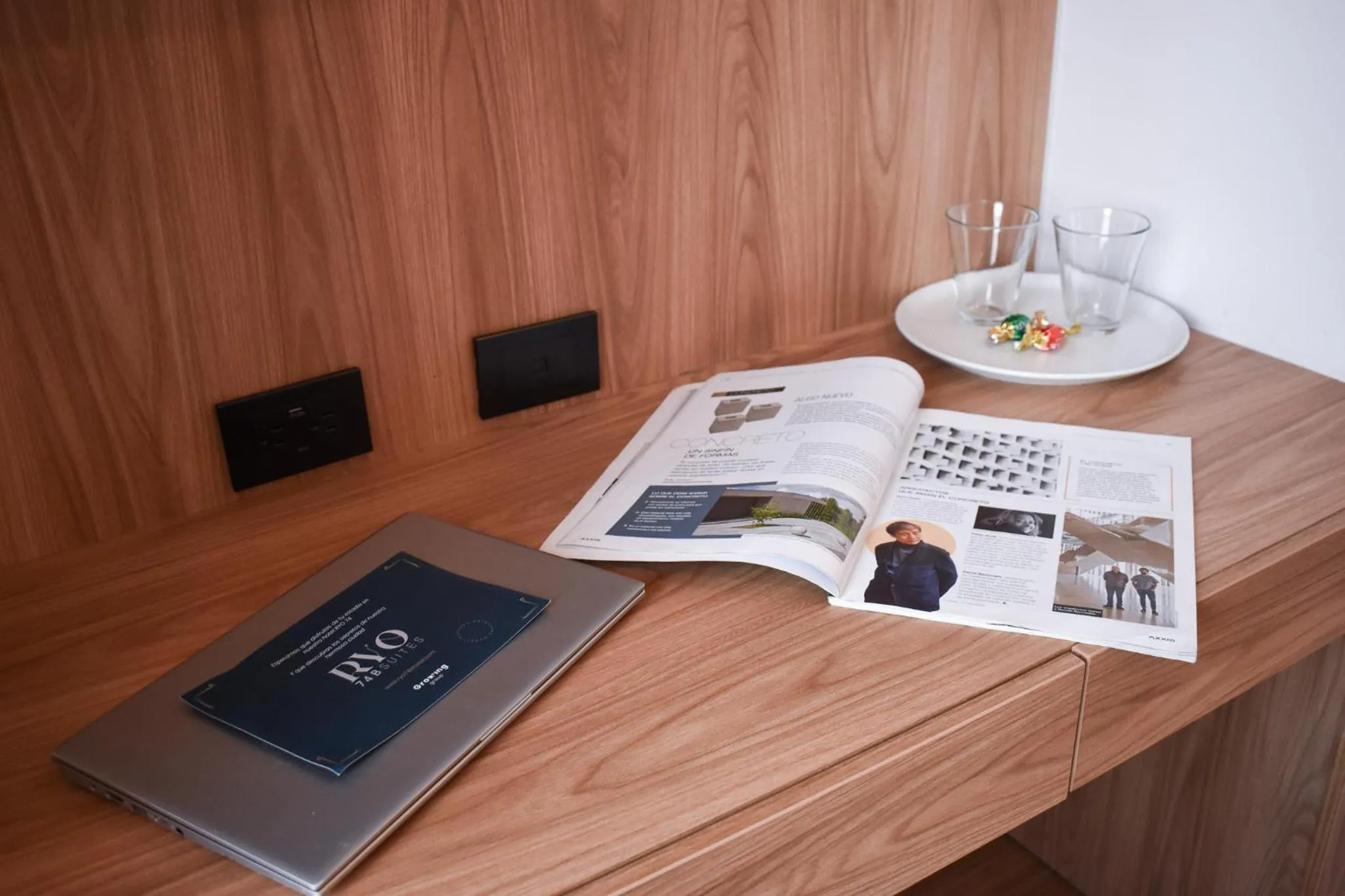 Logo/Certificate/Sign in Hotel Ryo 74B Suites by Growing Group