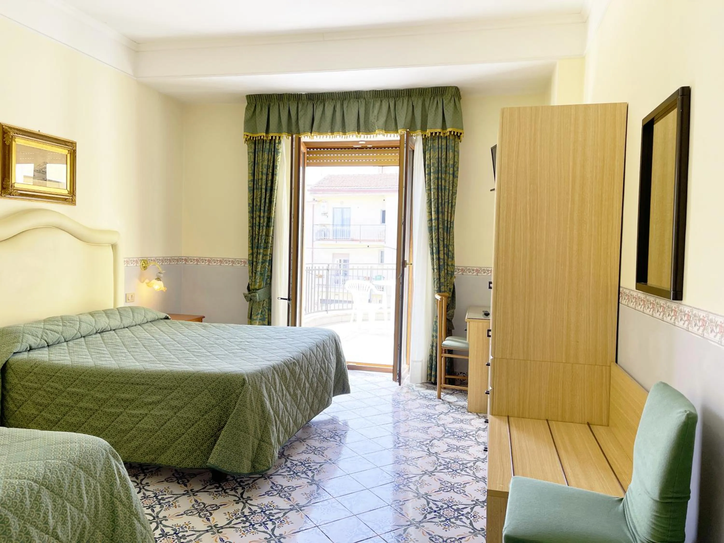 Photo of the whole room in Hotel Reginella