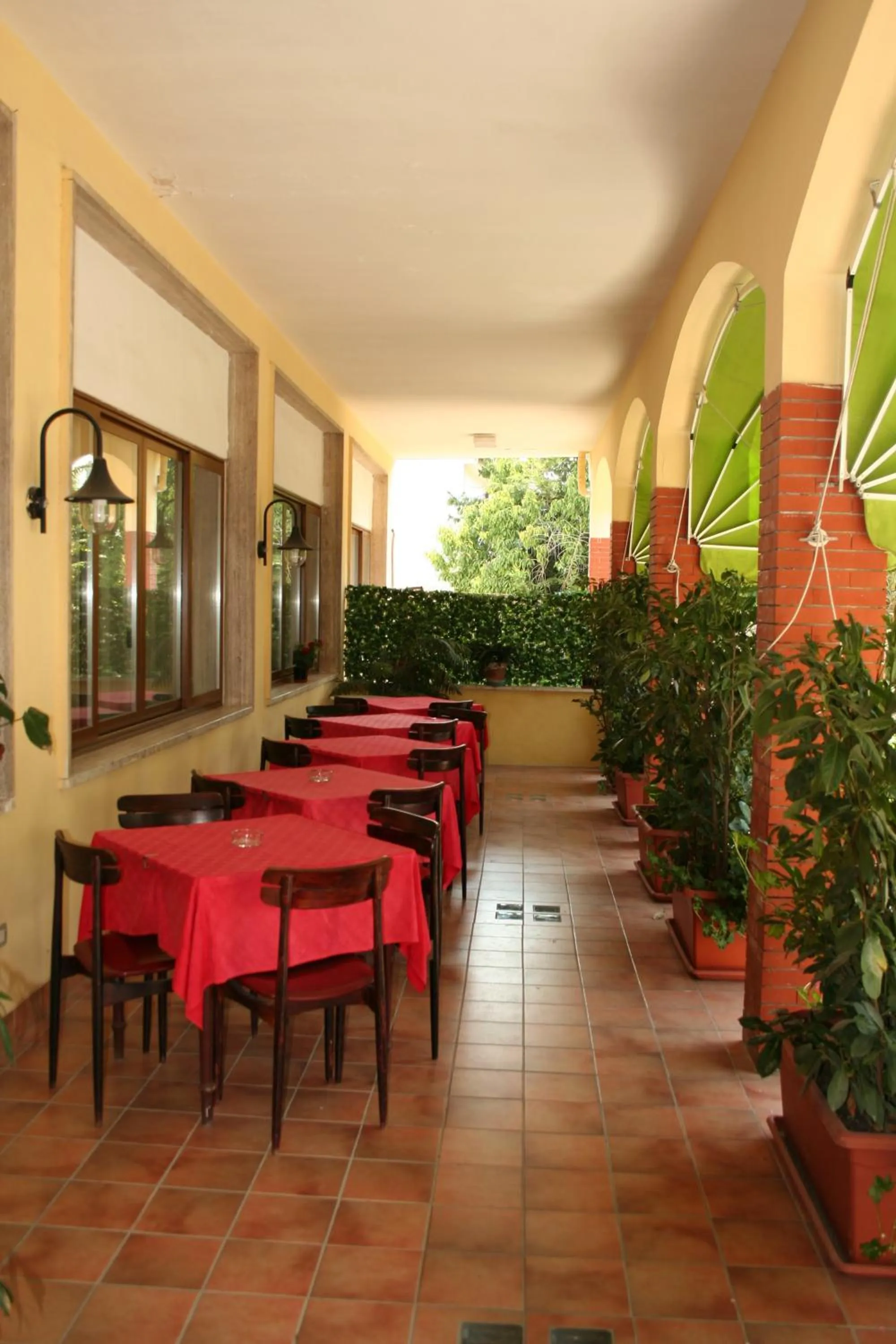 Restaurant/places to eat in Hotel Reginella