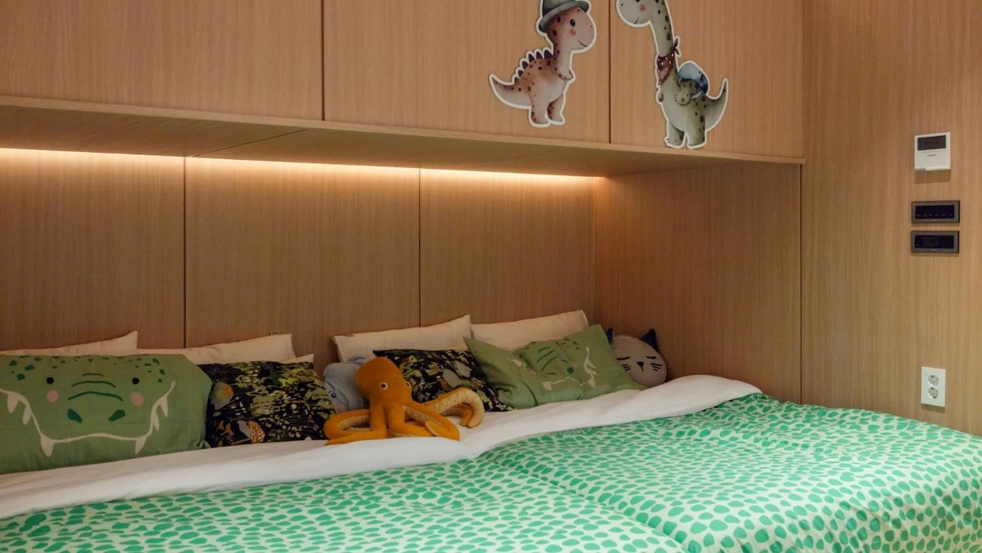 Photo of the whole room, Bed in Anook Resort & Spa Busan Haeundae
