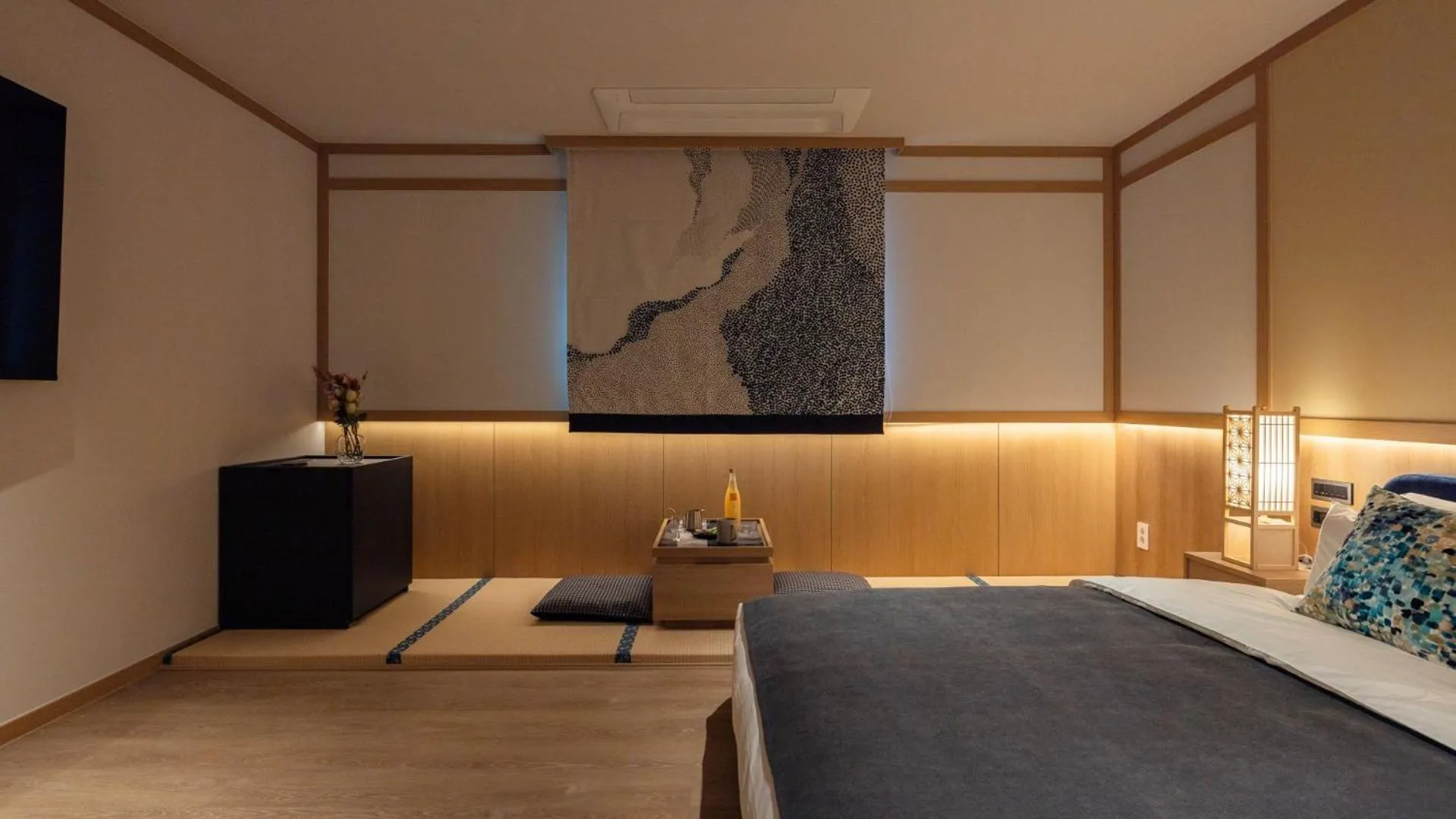 Photo of the whole room, Bed in Anook Resort & Spa Busan Haeundae
