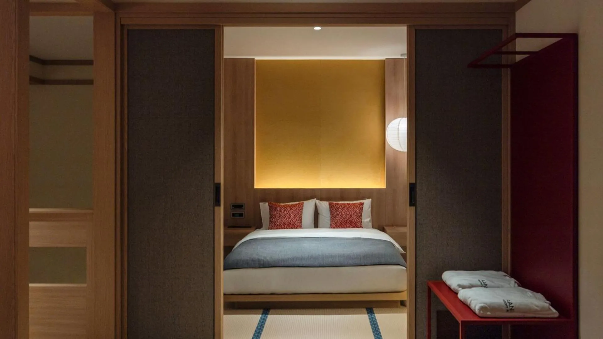 Photo of the whole room, Bed in Anook Resort & Spa Busan Haeundae