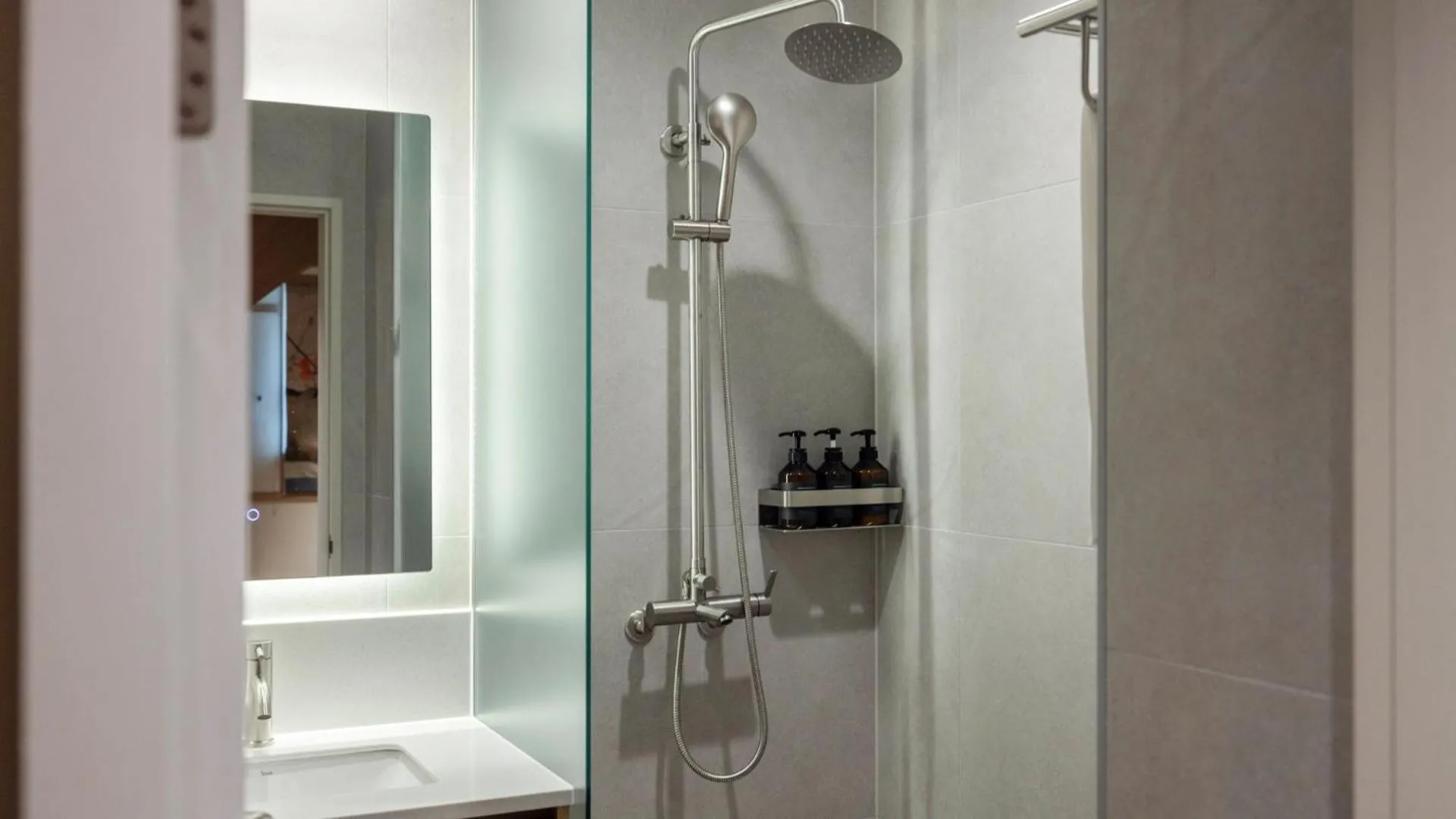 Shower in Anook Resort & Spa Busan Haeundae