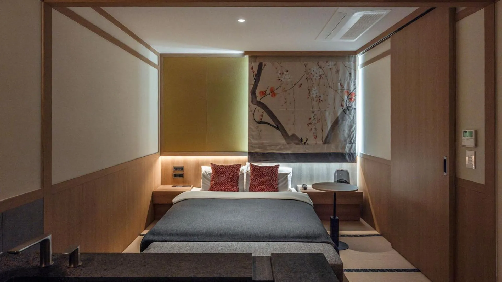 Photo of the whole room, Bed in Anook Resort & Spa Busan Haeundae