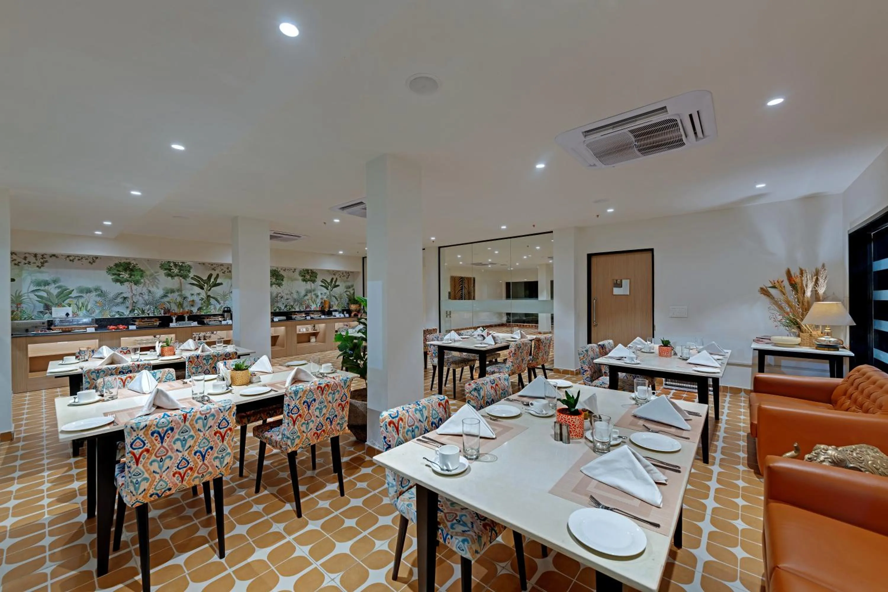 Restaurant/places to eat in Ahuja Residency GCR