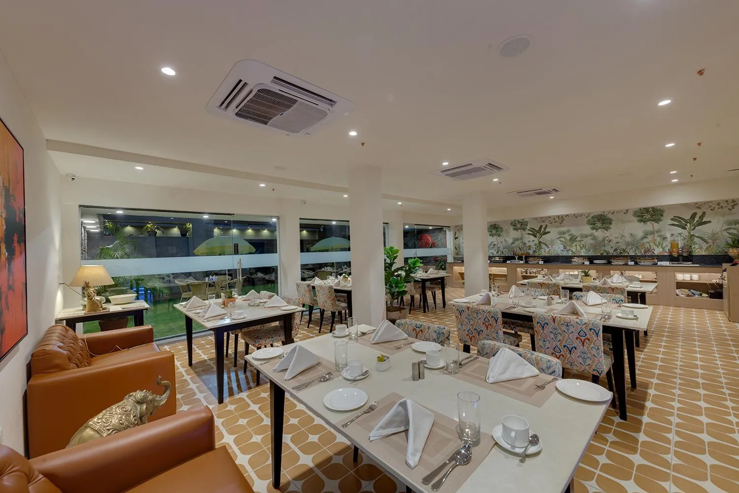 Restaurant/places to eat in Ahuja Residency GCR