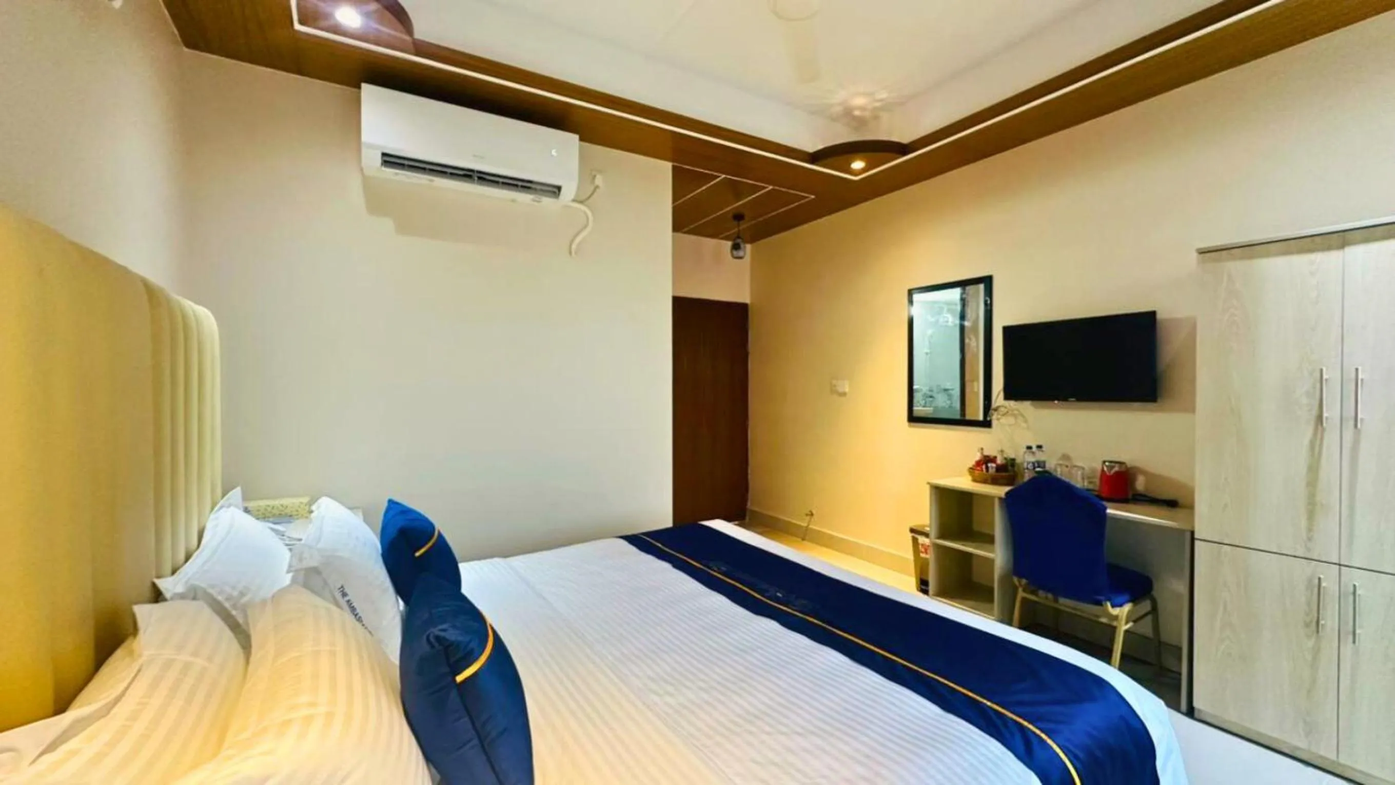 Photo of the whole room, Bed in The Ambassador Hotel Dhanmondi