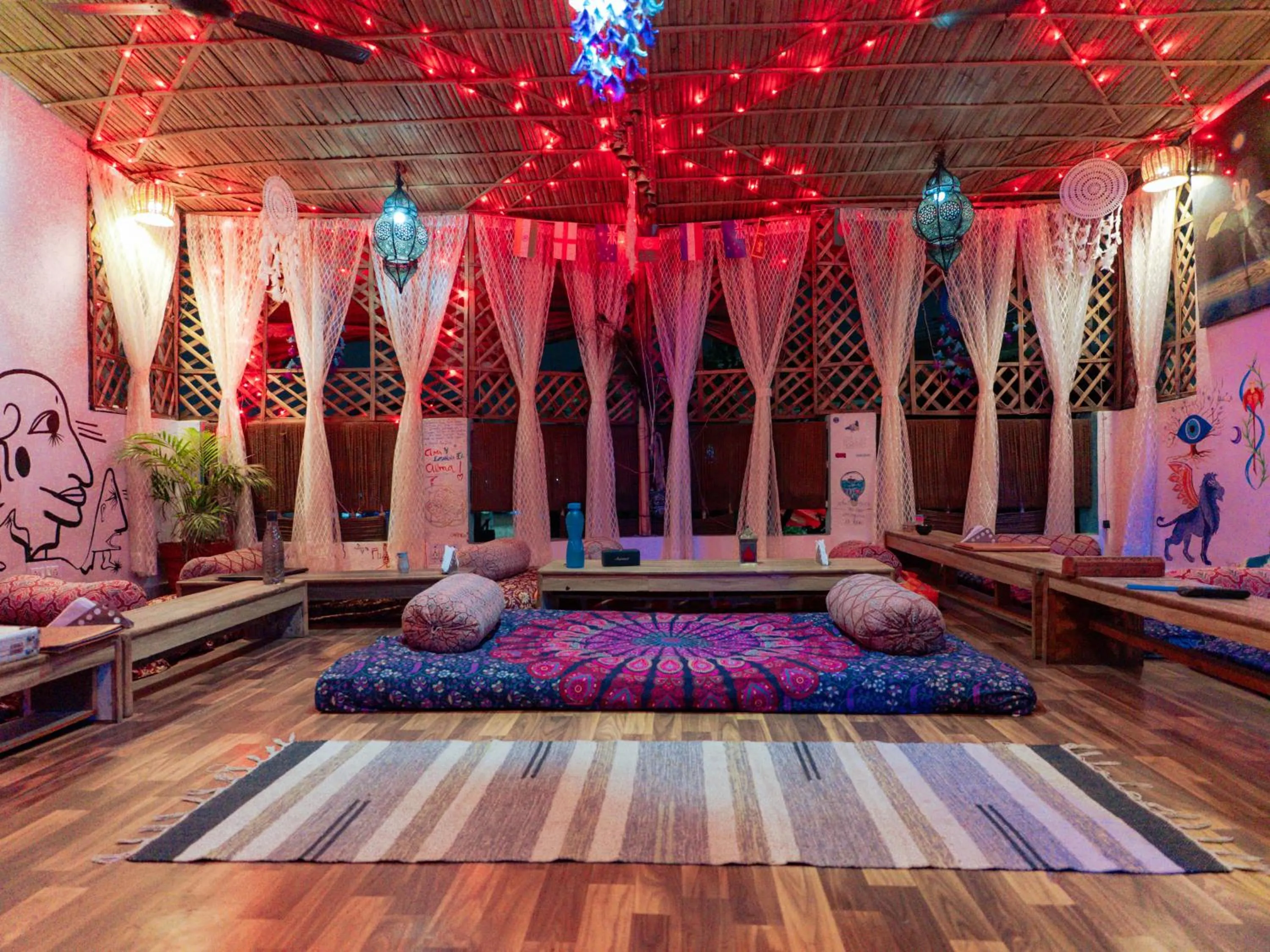 Restaurant/places to eat in The Pink Chapter Hostel, Jaipur