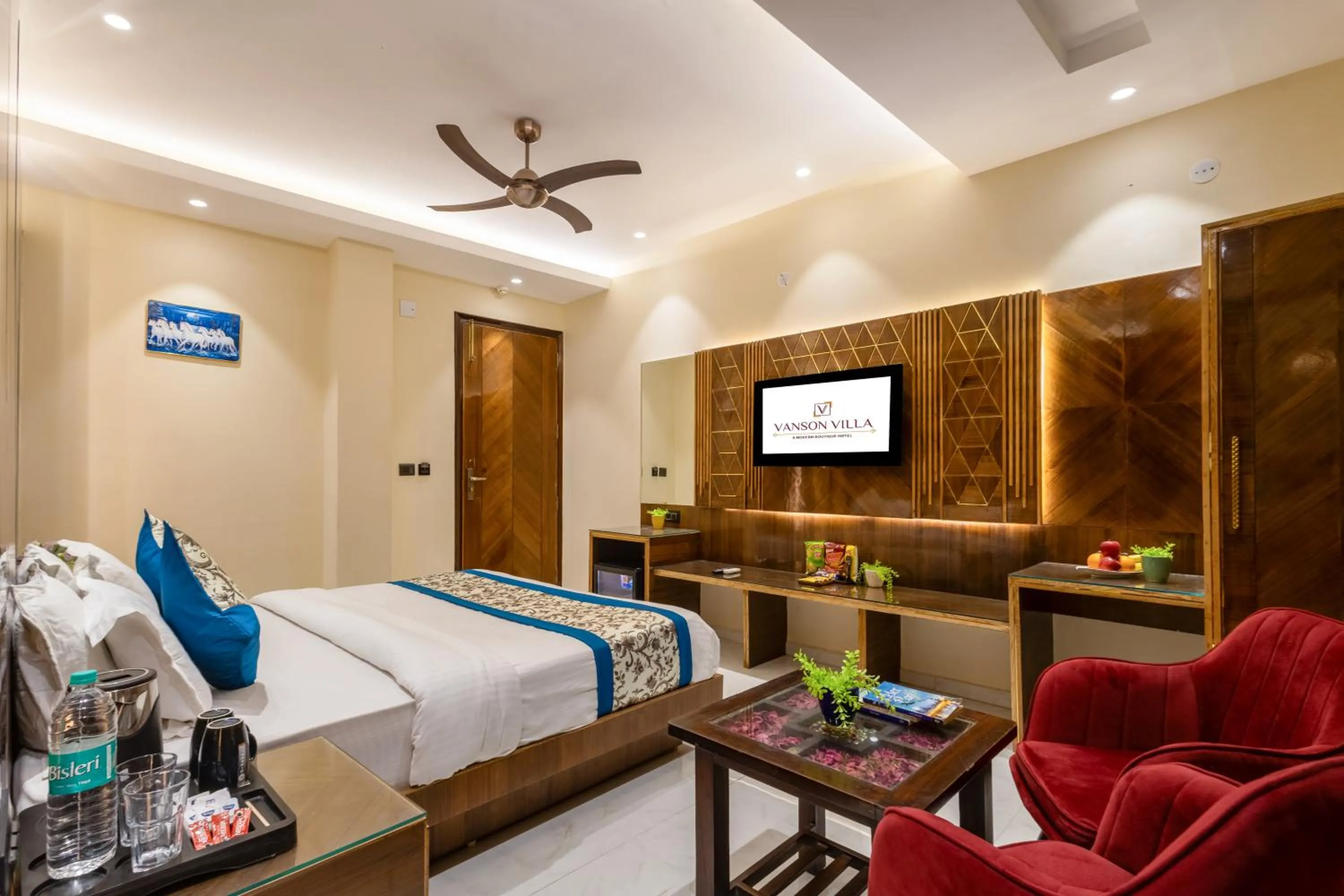 Photo of the whole room, Bed in Hotel Vanson Villa, City Centre - With Free Airport & Train Station Pickup