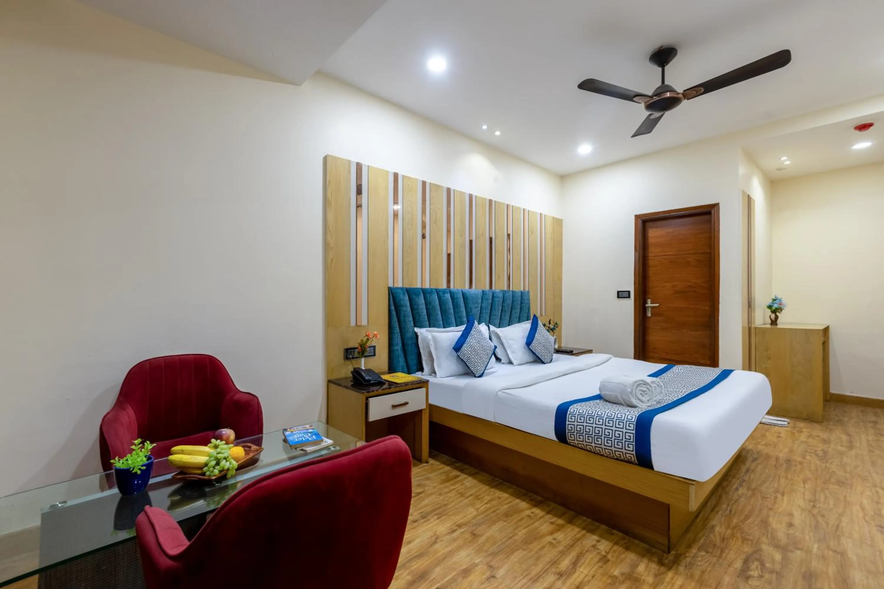 Bed in Hotel Vanson Villa, City Centre - With Free Airport & Train Station Pickup