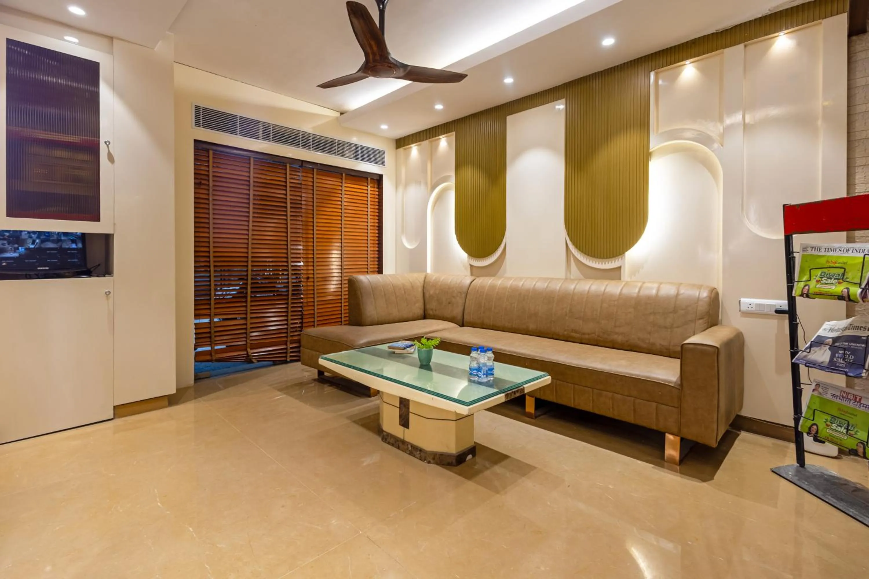Lobby or reception in Hotel Vanson Villa, City Centre - With Free Airport & Train Station Pickup